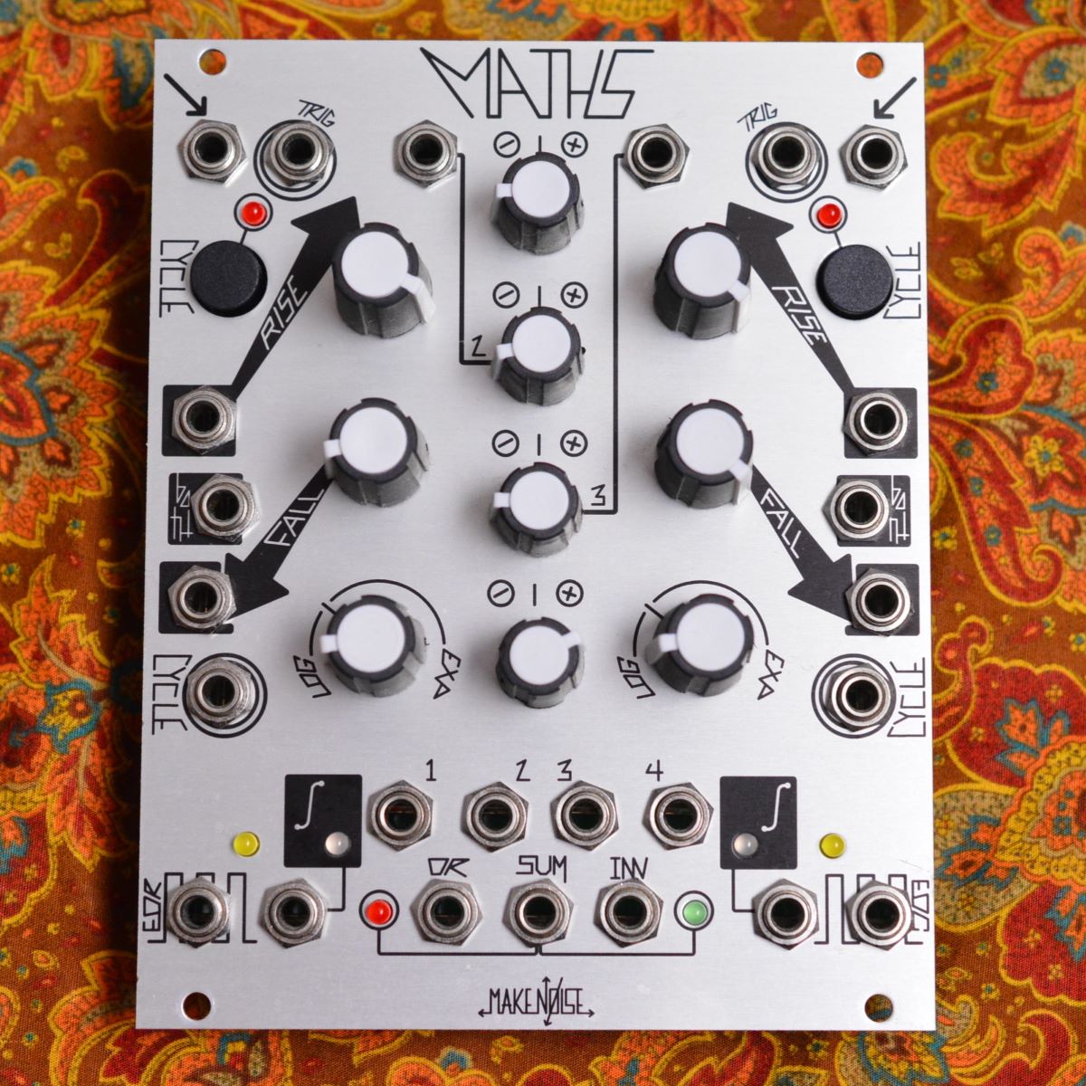 商品の詳細、状態などは【 梅田茶屋町店 】06-6292-7905または『商品についてのお問合せ』ボタンよりお問合せ下さい。シンセサイザー / モジュラーシンセ■商品状態傷・使用感：通常使用による傷等の使用感がございます。■付属品箱、通常使用の上で問題なく演奏が可能でございます。また、こちらの商品は店内にて、現物を店頭販売しております。可能な限り画像で確認出来るようにはしておりますが、ご来店が可能であれば是非現物をご確認ください。その際は店舗へ予めご連絡いただければ、当店スタッフがご準備してお待ちいたしますので、どうぞお気軽にご連絡ください。◆ご注意◆※こちらの商品は同時に店頭でも販売しております。売却時の商品情報の削除は迅速を心掛けておりますが、万一ご注文後に売り切れとなっておりました場合は、誠に申し訳ございませんがご容赦ください。※商品によって、調整等でお届けに2?3日いただく場合がございます。予めご了承ください。※商品のお問い合わせ、ご購入はメールでの対応を優先させていただく事を予めご了承ください。●当サイトでは転売や営利目的としたご注文に関してはキャンセル対応をさせていただきます。●こちらの商品は店頭でも同時に販売しております。●店頭や他のサイトでの売却時には商品情報の削除は迅速な対応を心がけておりますが万が一ご注文後に売切れとなっておりました場合は誠に申し訳ありませんがご了承下さい。●商品によって調整等でお届けにお時間をいただく場合がございます。●当店ではお買い上げ明細書のお渡しは行っておりません。　ご希望の場合はご注文後、お問い合わせよりご連絡下さいませ。　メールにてPDF形式のものをお送りさせていただきます。