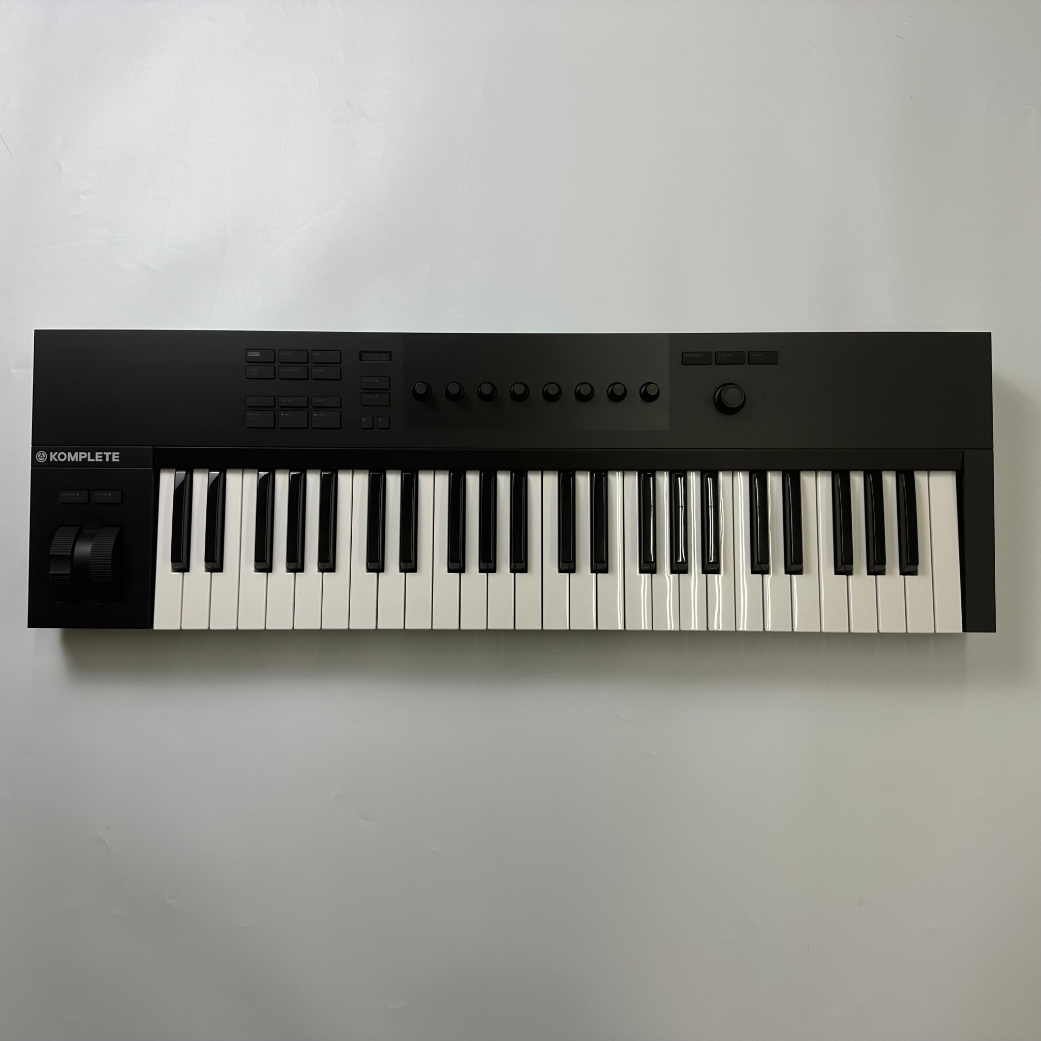 商品の詳細、状態などは【 イオンモール岡山店 】086-803-5880または『商品についてのお問合せ』ボタンよりお問合せ下さい。DTM / DAW / MIDI鍵盤 / MIDIコントローラー状態B+（通常使用で問題なし）付属品：箱、USBケーブルトランスファーID同梱中古保証なし●当サイトでは転売や営利目的としたご注文に関してはキャンセル対応をさせていただきます。●こちらの商品は店頭でも同時に販売しております。●店頭や他のサイトでの売却時には商品情報の削除は迅速な対応を心がけておりますが万が一ご注文後に売切れとなっておりました場合は誠に申し訳ありませんがご了承下さい。●商品によって調整等でお届けにお時間をいただく場合がございます。●当店ではお買い上げ明細書のお渡しは行っておりません。　ご希望の場合はご注文後、お問い合わせよりご連絡下さいませ。　メールにてPDF形式のものをお送りさせていただきます。