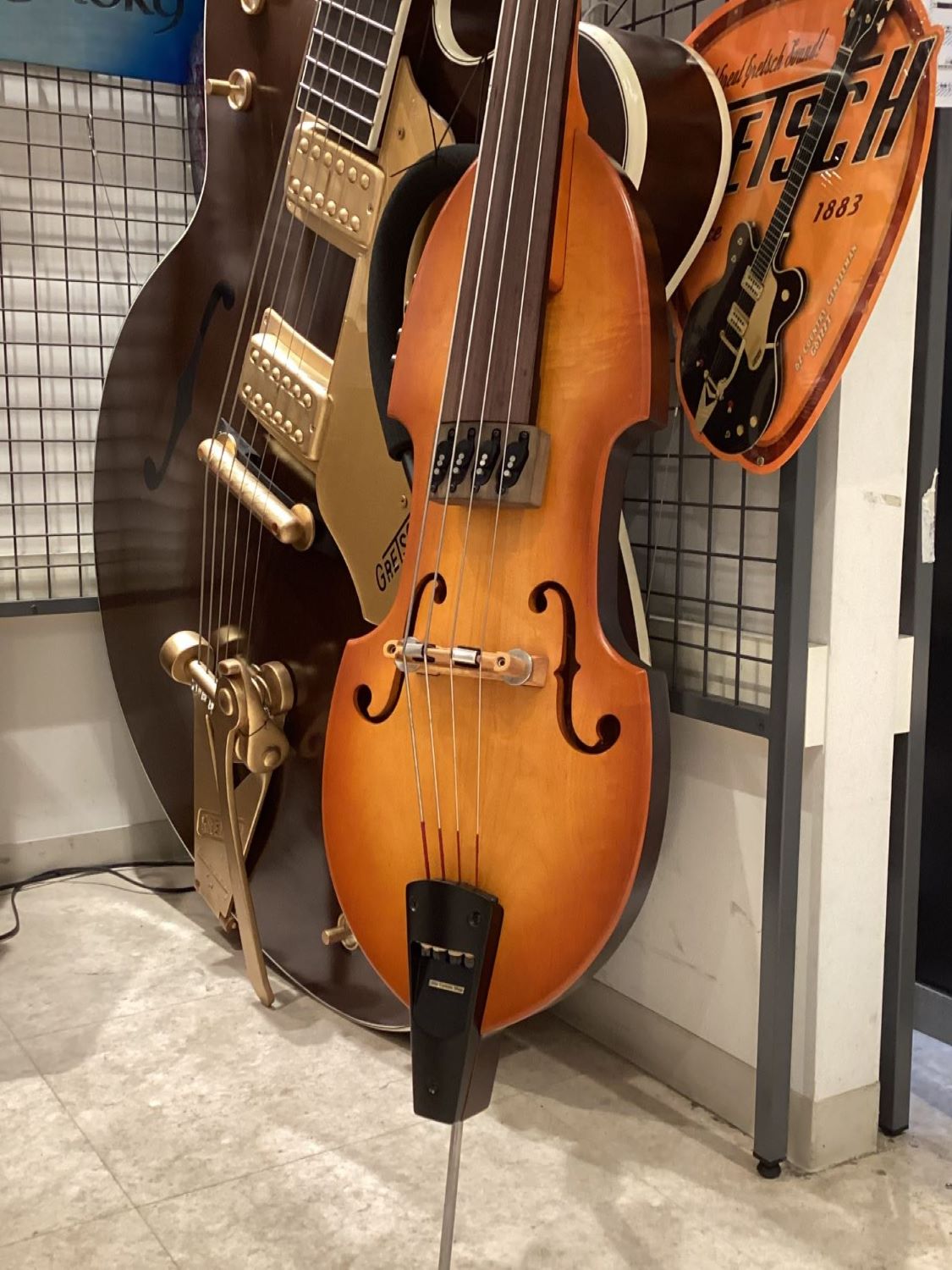 商品の詳細、状態などは【 ミーナ町田店 】042-710-6088または『商品についてのお問合せ』ボタンよりお問合せ下さい。弦楽器 / サイレント※配送不可 店頭受取のみ承ります打痕：多数傷や汚れ：多数電装パーツ：全てガリありジャック：問題なし●当サイトでは転売や営利目的としたご注文に関してはキャンセル対応をさせていただきます。●こちらの商品は店頭でも同時に販売しております。●店頭や他のサイトでの売却時には商品情報の削除は迅速な対応を心がけておりますが万が一ご注文後に売切れとなっておりました場合は誠に申し訳ありませんがご了承下さい。●商品によって調整等でお届けにお時間をいただく場合がございます。●当店ではお買い上げ明細書のお渡しは行っておりません。　ご希望の場合はご注文後、お問い合わせよりご連絡下さいませ。　メールにてPDF形式のものをお送りさせていただきます。