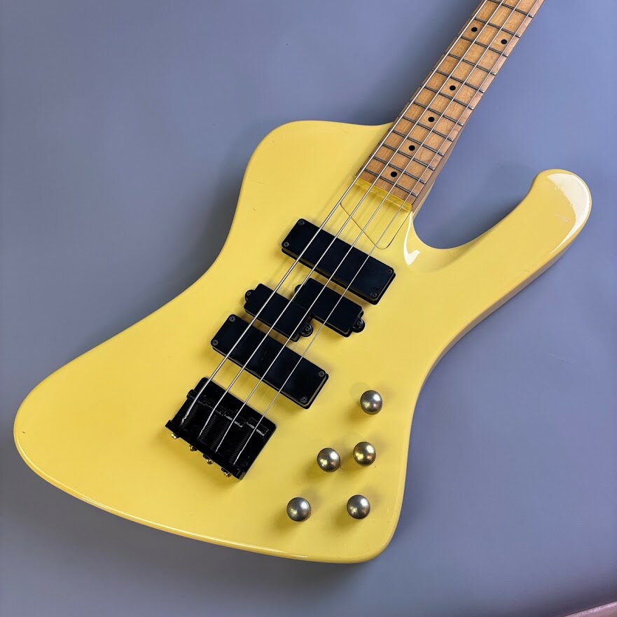 商品の詳細、状態などは【 そよら成田ニュータウン店 】0476-28-0511または『商品についてのお問合せ』ボタンよりお問合せ下さい。ベース【付属品】なし 【特徴】人気のSEX MACHINEGUNS NOISYモデルが入荷しました。2ハムバッカーで、センターにプレシジョンベースタイプのピックアップが搭載されています。パワフルかつバリエーションの広いサウンドメイクが可能です。電装系に若干のガリがあります。経年相応の使用感があります。 【主な仕様】NECK：MapleFINGERBOARD：MapleCONSTRUCTION：Bolt-on 【状態】ネック：まっすぐ トラスロッド：余裕あり フレット残：7割 弦高：4弦側 2.5mm 1弦側 2.1mm（12F上）重量：4.61kg 電装系：問題なし 状態：電装系に若干のガリがあります 【保証】 6カ月※保証は日本国内のみ有効●当サイトでは転売や営利目的としたご注文に関してはキャンセル対応をさせていただきます。●こちらの商品は店頭でも同時に販売しております。●店頭や他のサイトでの売却時には商品情報の削除は迅速な対応を心がけておりますが万が一ご注文後に売切れとなっておりました場合は誠に申し訳ありませんがご了承下さい。●商品によって調整等でお届けにお時間をいただく場合がございます。●当店ではお買い上げ明細書のお渡しは行っておりません。　ご希望の場合はご注文後、お問い合わせよりご連絡下さいませ。　メールにてPDF形式のものをお送りさせていただきます。