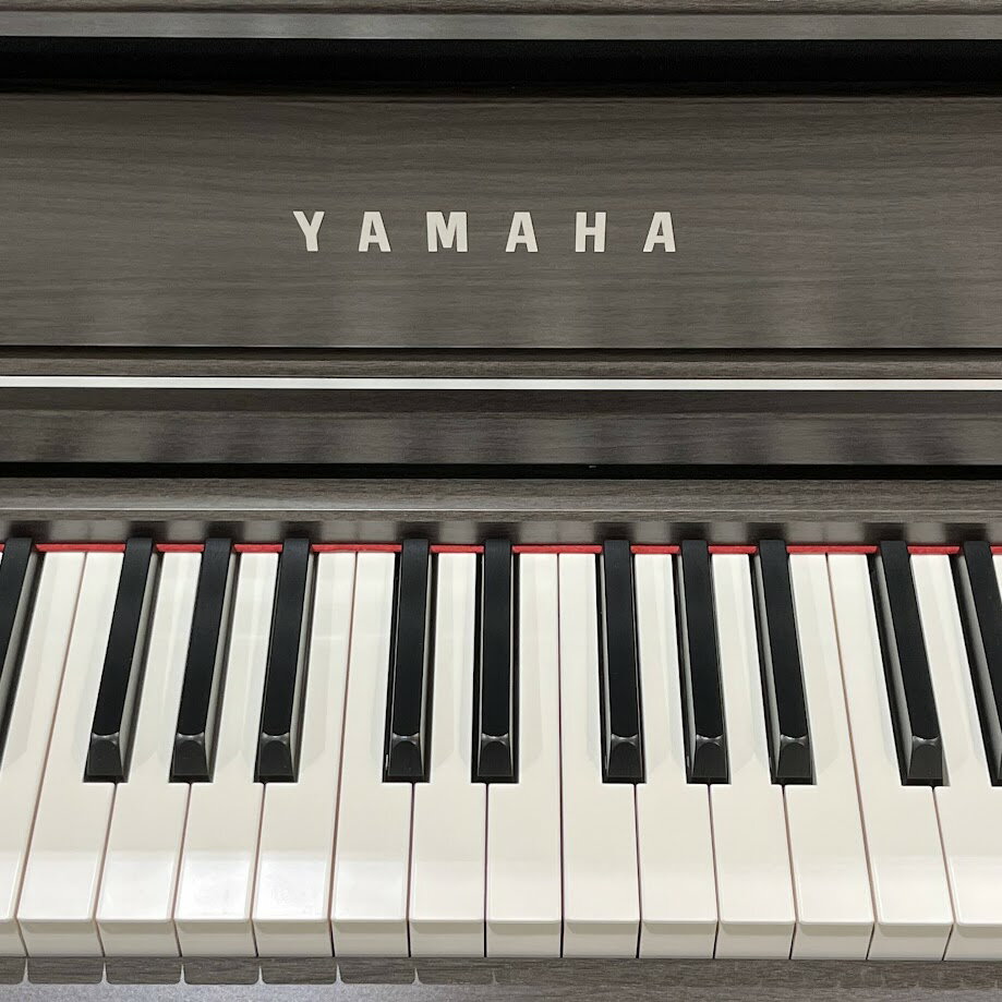 Clavinova CLP-775PE 黒鏡面艶出し