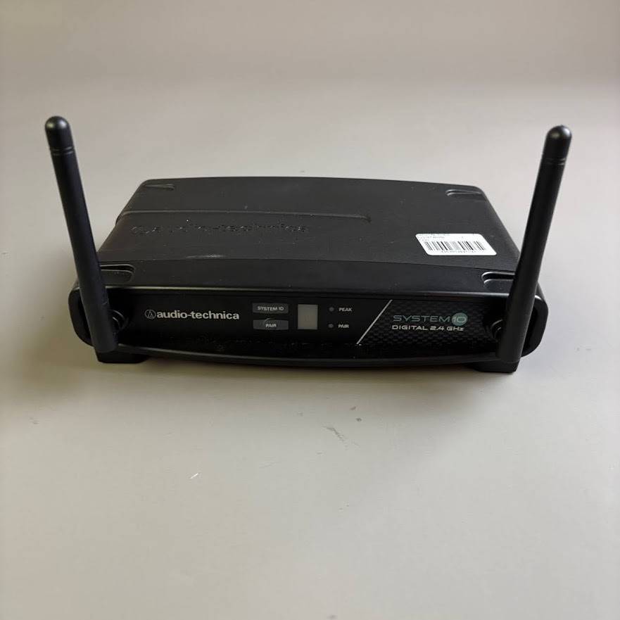 商品の詳細、状態などは【 そよら成田ニュータウン店 】0476-28-0511または『商品についてのお問合せ』ボタンよりお問合せ下さい。PA / レコーディング機器 / ワイヤレスシステム / ワイヤレスマイク【付属品】電源アダプター箱【特徴】●最大8チャンネルの同時使用が可能。●エアロビクスやダンスなどの激しい動きでも安定感をキープする、バックホールドタイプのヘッドウォーンマイクロホンシステムです。【状態】動作問題なし【保証】3か月●当サイトでは転売や営利目的としたご注文に関してはキャンセル対応をさせていただきます。●こちらの商品は店頭でも同時に販売しております。●店頭や他のサイトでの売却時には商品情報の削除は迅速な対応を心がけておりますが万が一ご注文後に売切れとなっておりました場合は誠に申し訳ありませんがご了承下さい。●商品によって調整等でお届けにお時間をいただく場合がございます。●当店ではお買い上げ明細書のお渡しは行っておりません。　ご希望の場合はご注文後、お問い合わせよりご連絡下さいませ。　メールにてPDF形式のものをお送りさせていただきます。お支払い合計金額が3万円以上（税込）のお買い上げで月々のお支払いが3000円以上にてご利用いただけます。※ご利用には信販会社の所定の審査がございます。具体的なお支払い例やプラン詳細はバナーをクリックしてご確認ください。