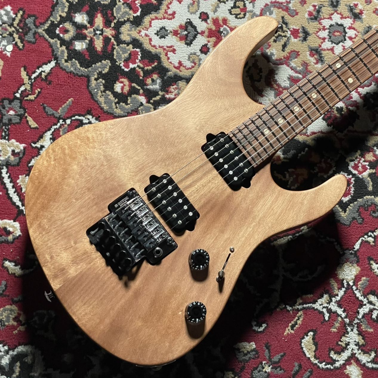 商品の詳細、状態などは【 大宮店 】048-658-5260または『商品についてのお問合せ』ボタンよりお問合せ下さい。エレキギター / USA製 / アメリカ製【仕様】 ボディ：2-Piece, African Okoume ボディフィニッシュ：Natural Satin ネック：Khaya ネックシェイ：Modern Elliptical Grip Shape (.800-.850) 指板：Pau Ferro 指板R：14″ Radius フレット：24F/Frets Stainless Steel, Jumbo 使用弦：010?046 ネックジョイント：bolt-on ペグ：Suhr Locking ブリッジ：Gotoh Floyd Rose ネックピックアップ：SSV ブリッジピックアップ：SSH+ コントロール：1Vol,1Tone【遠方のお客様でもお試しできます】まずは展示店である島村楽器 大宮店までご連絡ください。TEL：048-658-5260試奏までの流れ1.在庫状況等を大宮店へお問い合わせください。2.お電話にて試奏する店舗、日時を決定いたします。3.希望の店舗にギターが到着次第、ご連絡いたします。4.ご購入されない場合のみ、選定・試奏サービス料金を￥5,500（税込）頂戴致します。【付属品】ギグケース、アーム【特徴】Suhr/Modern Satinが入荷しました。【状態】フレット残り：消耗ほぼ無しネックの状態：現状、問題無しトラスロッドの余裕：締める方向に余裕あり打痕：数か所あり、ボディ下部、傷少なめ、使用感少ない電装パーツ：現状、問題無しジャック：現状、問題無し中古保証：6か月●当サイトでは転売や営利目的としたご注文に関してはキャンセル対応をさせていただきます。●こちらの商品は店頭でも同時に販売しております。●店頭や他のサイトでの売却時には商品情報の削除は迅速な対応を心がけておりますが万が一ご注文後に売切れとなっておりました場合は誠に申し訳ありませんがご了承下さい。●商品によって調整等でお届けにお時間をいただく場合がございます。●当店ではお買い上げ明細書のお渡しは行っておりません。　ご希望の場合はご注文後、お問い合わせよりご連絡下さいませ。　メールにてPDF形式のものをお送りさせていただきます。