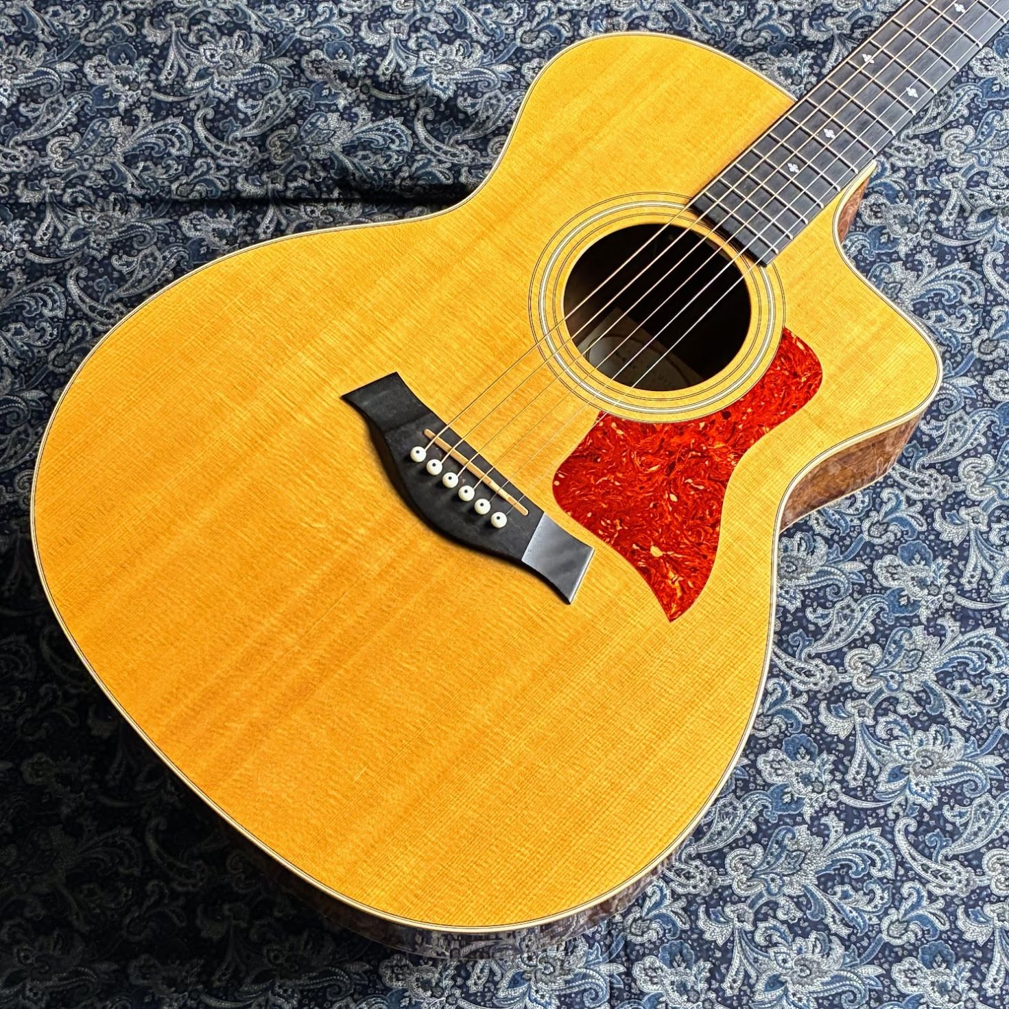 Taylor 214-ce ジャンク品 Taylor 214-ce ジャンク品 taylor_214cedlx_frl_2019.jpg Taylor 214