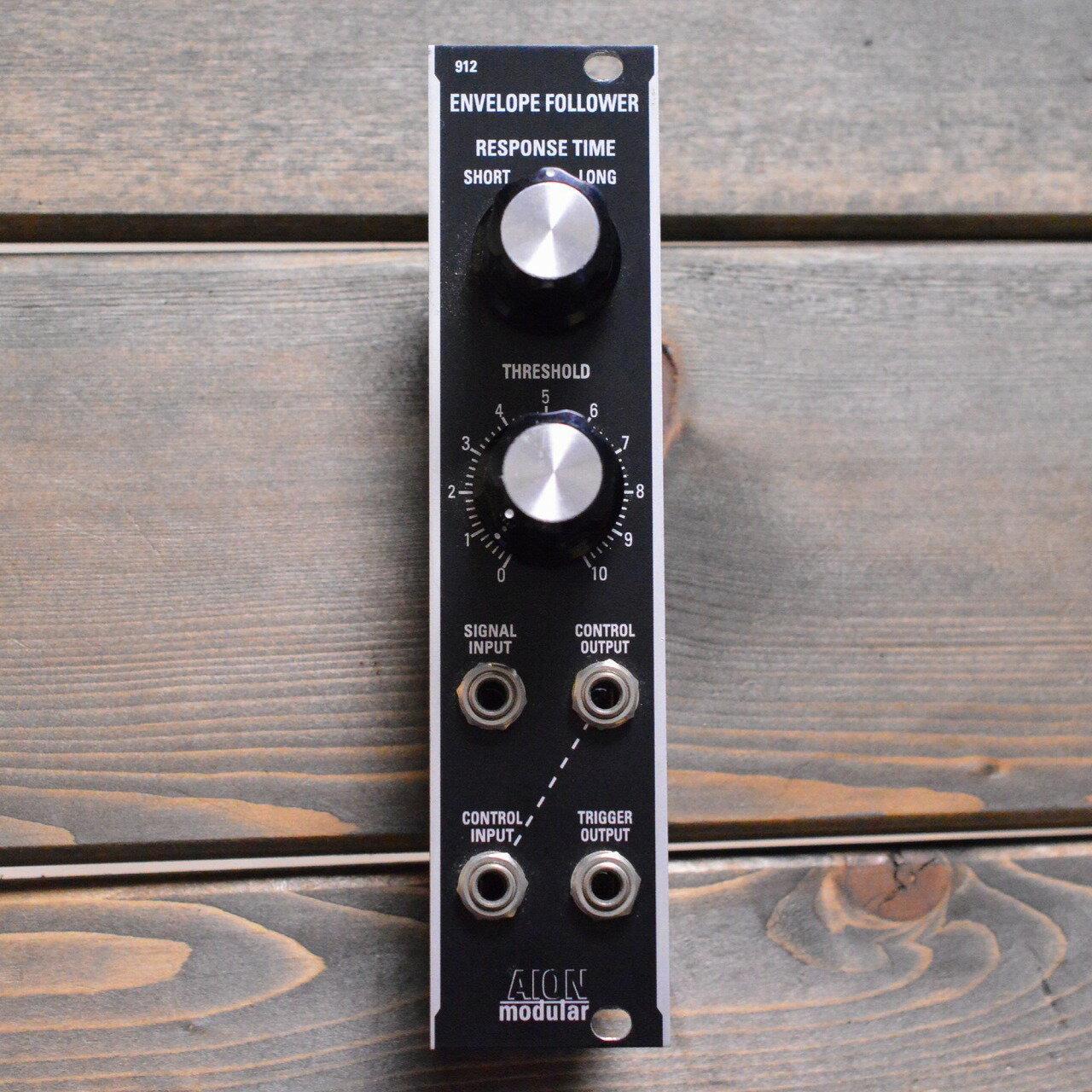 商品の詳細、状態などは【 梅田茶屋町店 】06-6292-7905または『商品についてのお問合せ』ボタンよりお問合せ下さい。シンセサイザー / モジュラーシンセ【商品状態】※※※【必ずご一読ください】※※※傷・使用感：傷・打痕などの使用感がございます。またその他の打痕・傷で写真では入りきらなかったものもありますので、お気軽に当店までお申し付けください。付属品：本体のみ、通常使用の上で問題なく演奏が可能でございます。また、こちらの商品は店内にて、現物を展示販売しております。可能な限り画像で確認出来るようにはしておりますが、ご来店が可能であれば是非現物をご確認ください。その際は店舗へ予めご連絡いただければ、当店スタッフがご準備してお待ちいたしますので、どうぞお気軽にご連絡ください。◆ご注意◆※こちらの商品は同時に店頭でも販売しております。　　売却時の商品情報の削除は迅速を心掛けておりますが、万一ご注文後に売り切れとなっておりました場合は、　　誠に申し訳ございませんがご容赦ください。※商品によって、調整等でお届けに2?3日いただく場合がございます。予めご了承ください。※商品のお問い合わせ、ご購入はメールでの対応を優先させていただく事を予めご了承ください。●当サイトでは転売や営利目的としたご注文に関してはキャンセル対応をさせていただきます。●こちらの商品は店頭でも同時に販売しております。●店頭や他のサイトでの売却時には商品情報の削除は迅速な対応を心がけておりますが万が一ご注文後に売切れとなっておりました場合は誠に申し訳ありませんがご了承下さい。●商品によって調整等でお届けにお時間をいただく場合がございます。●当店ではお買い上げ明細書のお渡しは行っておりません。　ご希望の場合はご注文後、お問い合わせよりご連絡下さいませ。　メールにてPDF形式のものをお送りさせていただきます。