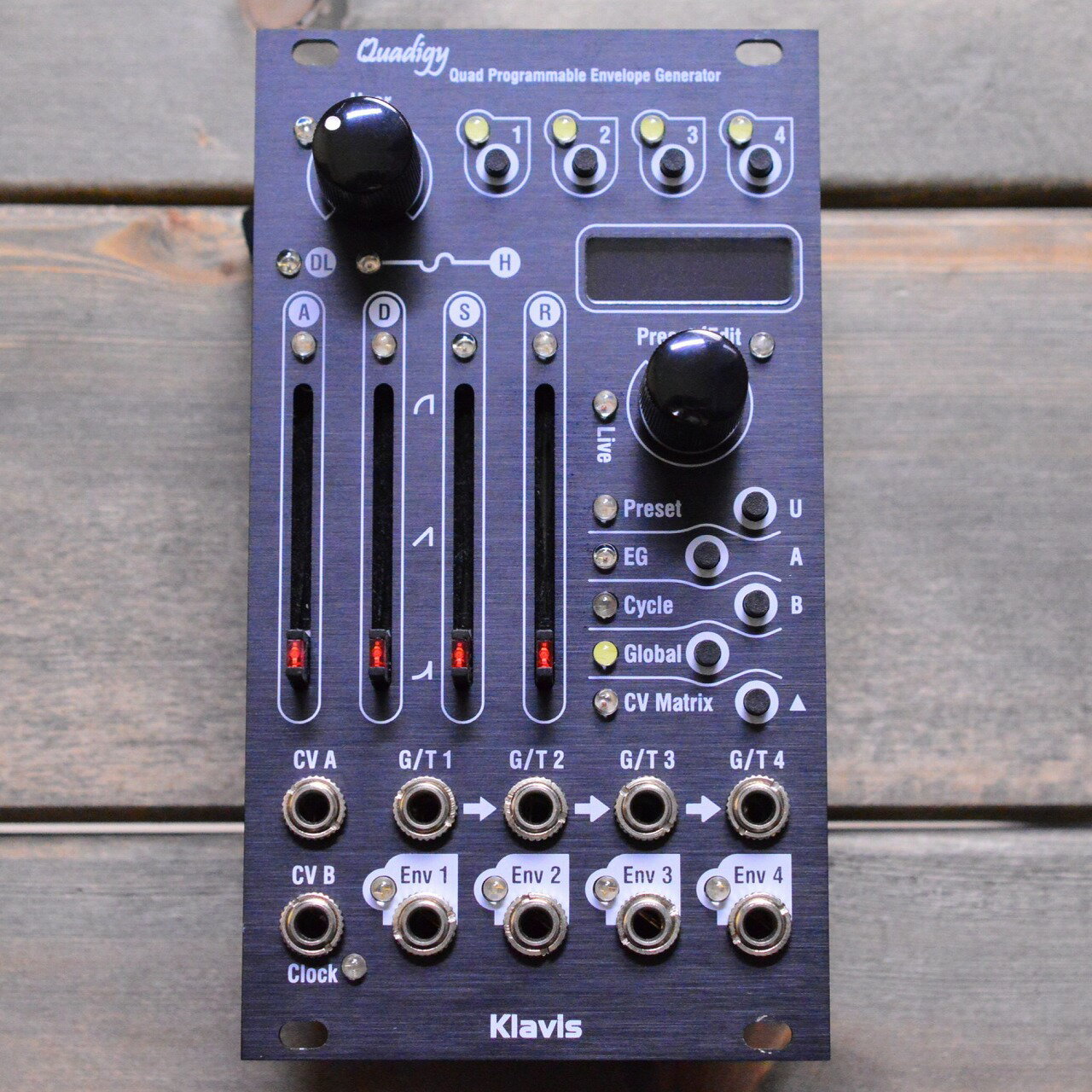 商品の詳細、状態などは【 梅田茶屋町店 】06-6292-7905または『商品についてのお問合せ』ボタンよりお問合せ下さい。シンセサイザー / モジュラーシンセ【商品状態】※※※【必ずご一読ください】※※※傷・使用感：傷・打痕などの使用感がございます。またその他の打痕・傷で写真では入りきらなかったものもありますので、お気軽に当店までお申し付けください。付属品：本体のみ、通常使用の上で問題なく演奏が可能でございます。また、こちらの商品は店内にて、現物を展示販売しております。可能な限り画像で確認出来るようにはしておりますが、ご来店が可能であれば是非現物をご確認ください。その際は店舗へ予めご連絡いただければ、当店スタッフがご準備してお待ちいたしますので、どうぞお気軽にご連絡ください。◆ご注意◆※こちらの商品は同時に店頭でも販売しております。　　売却時の商品情報の削除は迅速を心掛けておりますが、万一ご注文後に売り切れとなっておりました場合は、　　誠に申し訳ございませんがご容赦ください。※商品によって、調整等でお届けに2?3日いただく場合がございます。予めご了承ください。※商品のお問い合わせ、ご購入はメールでの対応を優先させていただく事を予めご了承ください。●当サイトでは転売や営利目的としたご注文に関してはキャンセル対応をさせていただきます。●こちらの商品は店頭でも同時に販売しております。●店頭や他のサイトでの売却時には商品情報の削除は迅速な対応を心がけておりますが万が一ご注文後に売切れとなっておりました場合は誠に申し訳ありませんがご了承下さい。●商品によって調整等でお届けにお時間をいただく場合がございます。●当店ではお買い上げ明細書のお渡しは行っておりません。　ご希望の場合はご注文後、お問い合わせよりご連絡下さいませ。　メールにてPDF形式のものをお送りさせていただきます。