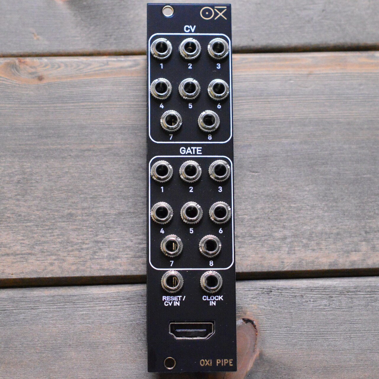 商品の詳細、状態などは【 梅田茶屋町店 】06-6292-7905または『商品についてのお問合せ』ボタンよりお問合せ下さい。シンセサイザー / モジュラーシンセ【商品状態】※※※【必ずご一読ください】※※※傷・使用感：傷・打痕などの使用感がございます。またその他の打痕・傷で写真では入りきらなかったものもありますので、お気軽に当店までお申し付けください。付属品：本体のみ、通常使用の上で問題なく演奏が可能でございます。また、こちらの商品は店内にて、現物を展示販売しております。可能な限り画像で確認出来るようにはしておりますが、ご来店が可能であれば是非現物をご確認ください。その際は店舗へ予めご連絡いただければ、当店スタッフがご準備してお待ちいたしますので、どうぞお気軽にご連絡ください。◆ご注意◆※こちらの商品は同時に店頭でも販売しております。　　売却時の商品情報の削除は迅速を心掛けておりますが、万一ご注文後に売り切れとなっておりました場合は、　　誠に申し訳ございませんがご容赦ください。※商品によって、調整等でお届けに2?3日いただく場合がございます。予めご了承ください。※商品のお問い合わせ、ご購入はメールでの対応を優先させていただく事を予めご了承ください。●当サイトでは転売や営利目的としたご注文に関してはキャンセル対応をさせていただきます。●こちらの商品は店頭でも同時に販売しております。●店頭や他のサイトでの売却時には商品情報の削除は迅速な対応を心がけておりますが万が一ご注文後に売切れとなっておりました場合は誠に申し訳ありませんがご了承下さい。●商品によって調整等でお届けにお時間をいただく場合がございます。●当店ではお買い上げ明細書のお渡しは行っておりません。　ご希望の場合はご注文後、お問い合わせよりご連絡下さいませ。　メールにてPDF形式のものをお送りさせていただきます。