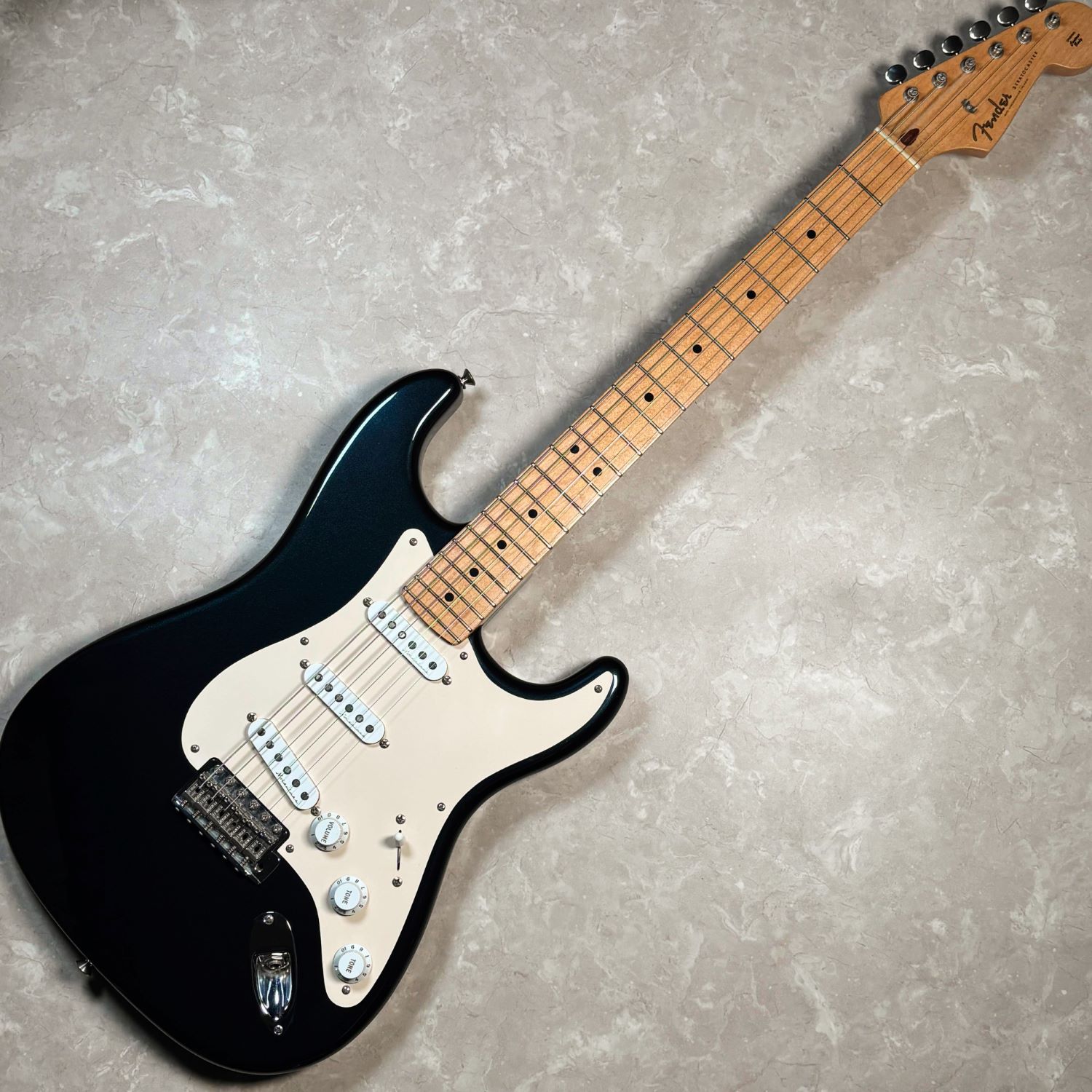 【中古】Fender（フェンダー）/ Custom Shop Eric Clapton Stratocaster Mersedez Blue【現物画像/3.67kg】【USED】【久留米ゆめタウン店】(2500002503960)（3枚目）