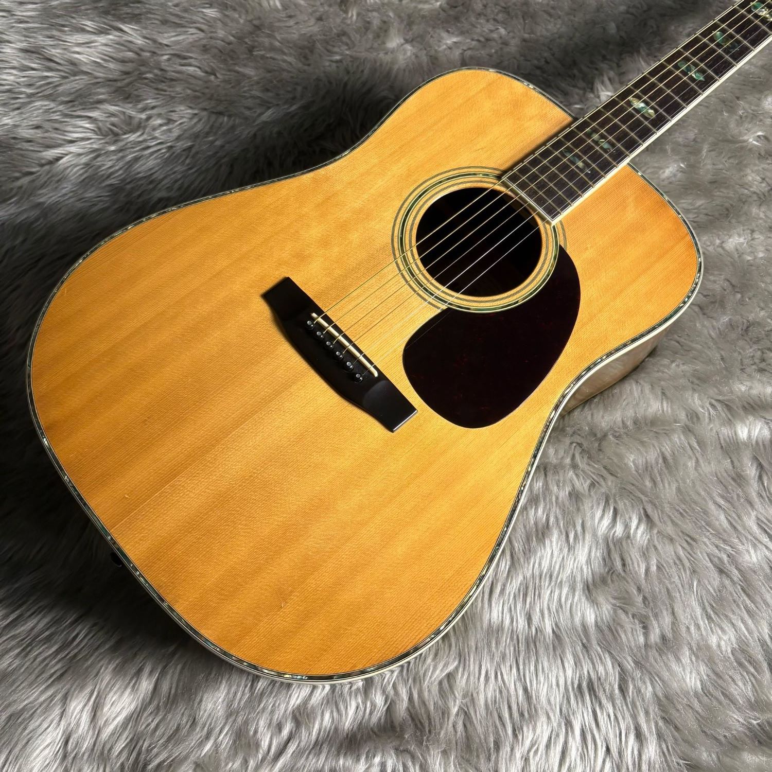 Morris W-40 アコースティックギター 専用ケース付 W-40 Morris - ギター大図鑑 PoloPPo