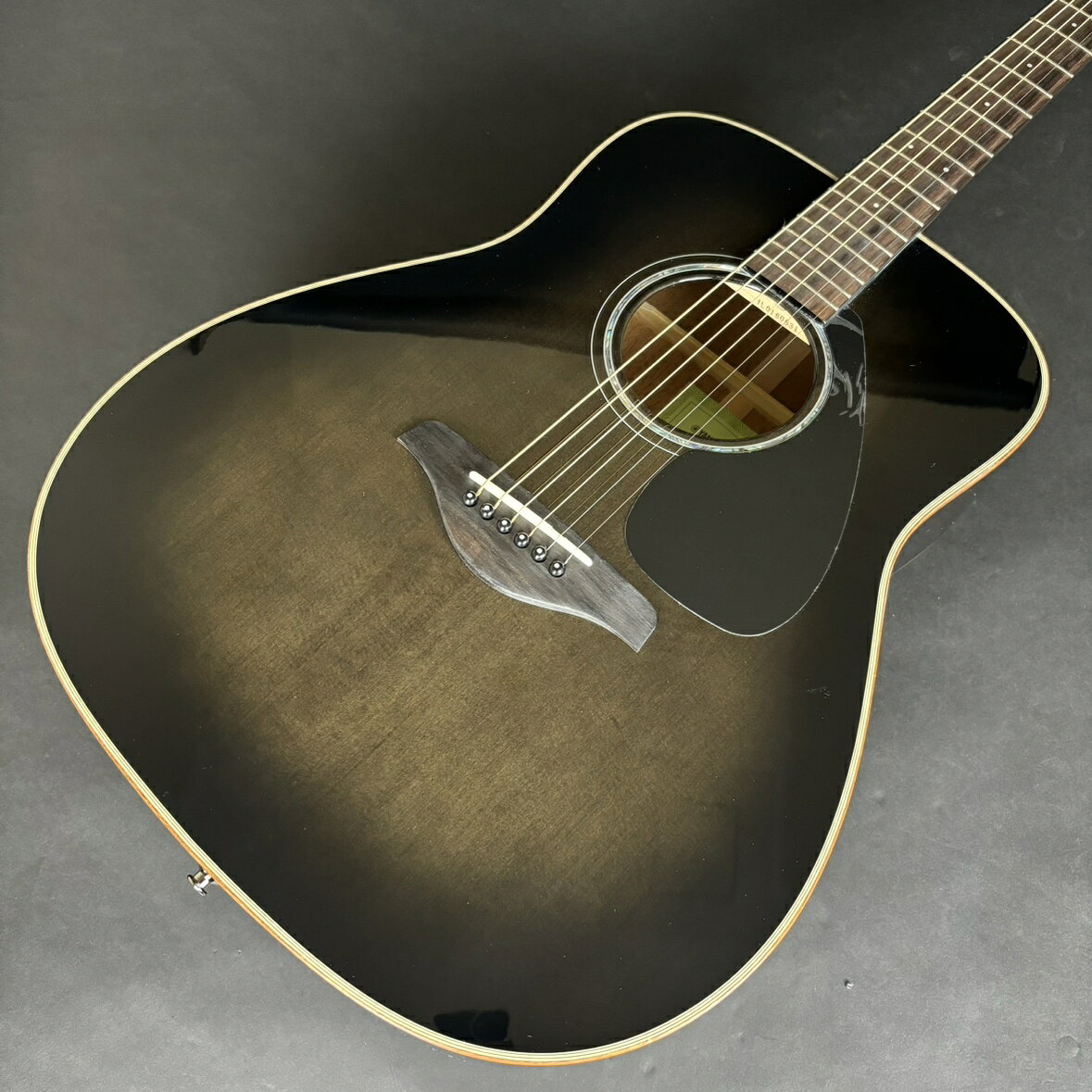 【日本製・オール単板】 YAMAHA FGX5 【ハードケース付・訳アリ爆安】 日本製・オール単板】 YAMAHA FGX5 【ハードケース付・訳アリ爆安