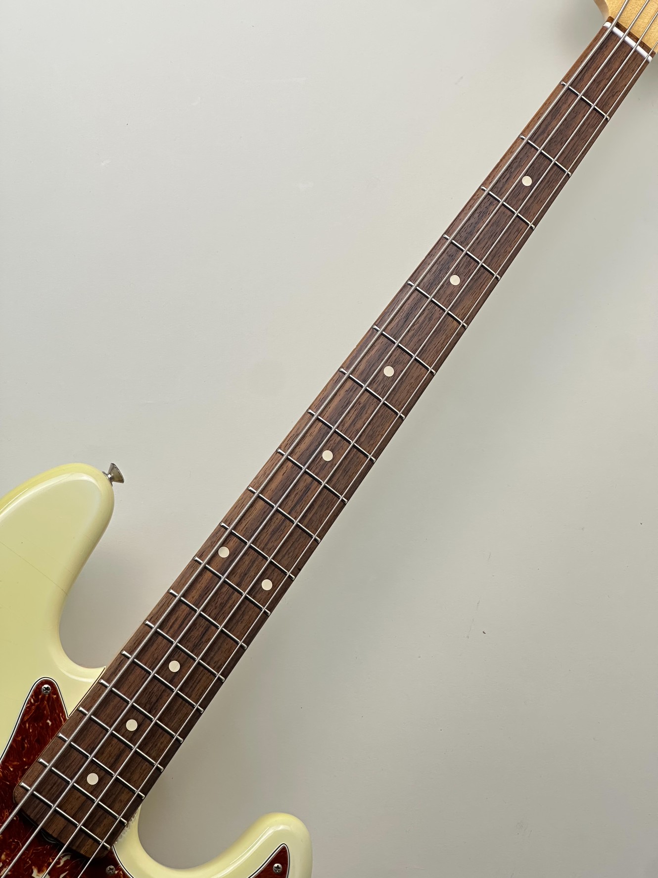 【中古】Fender（フェンダー）/ Custom Shop 1964 Jazz Bass NOS Olympic White 【現物画像/重量4.2kg】【USED】【ららぽーと和泉店】(2500002813229)
