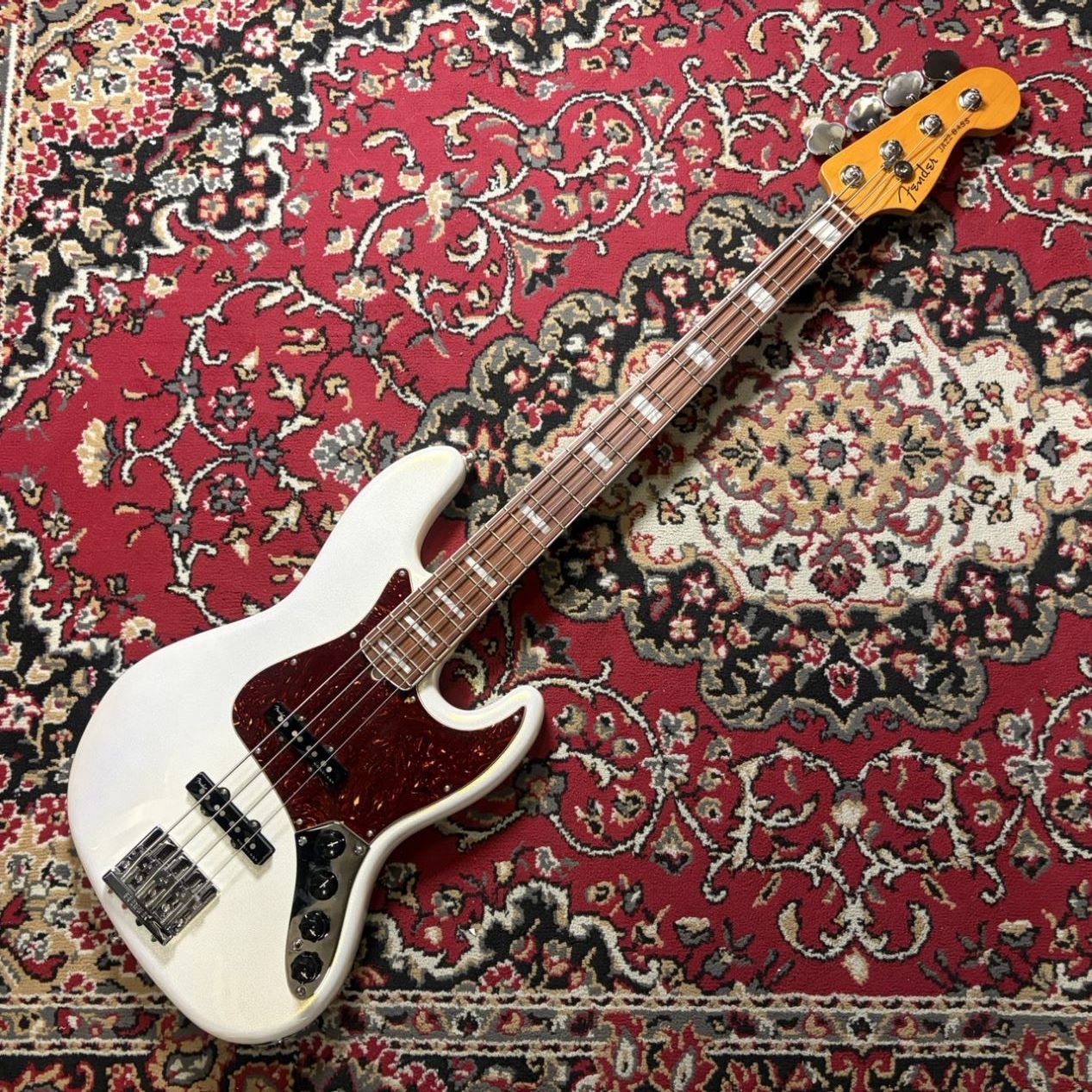 FENDER American Ultra Jazz Bass