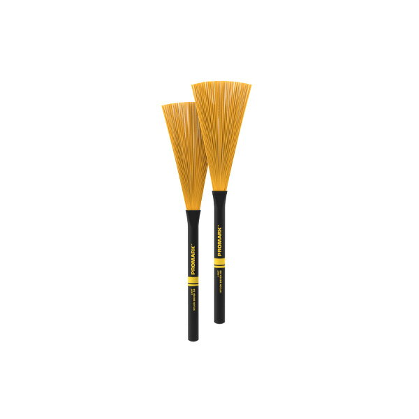 PROMARK Premium Nylon Brushが2モデル登場!【特徴】繊細な演奏と優しいアタックに理想的な、Yellowのナイロンブラシです。グリップ径は、Rebound Seriesスティック・RBH595AWと同じ、0.595"(約15.1mm)としています。ソフトタッチのグリップを採用し、内部にはカウンターウエイトが仕込まれており、ナイロンブラシのソフトなサウンドを得つつも、Rebound Seriesドラムスティックのような感覚での演奏性を提供するモデルです。持ち運び時は、ブラシ部をグリップ内部へ収納可能な仕様となっております。【詳細情報】長さ : 13 3/8(" 約339.7mm) 直径 : 0.595"(約15.1mm)JANコード：0616022136667