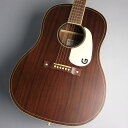 Jim Dandy Dreadnought Frontier Stain　S/N:IWA2343055【特徴】特別に設計されたスロープショルダーボディと24.75インチスケールのJim Dandy Dreadnoughtは、ドレッドノートギターの特徴である音量感やローエンドのレスポンスを犠牲にすることなく、快適でコンパクトなデザインにまとめ上げられています。Xブレーシングを施したボディには厳選された軽量ラミネート材を使用し、ウッディなヴィンテージトーンと耐久性を最適なバランスで実現しています。ヴィンテージスタイルのピンブリッジ、"G"グラフィック入りピックガード、ペイントされたピンストライプパーフリング、"3-on-a-plate"オープンギアチューニングマシン、オーバーサイズドットインレイなど、当時の仕様に忠実なディテールがノスタルジックな個性を醸し出します。【商品のコンディション】アウトレット・メーカー保証付属・現品画像掲載ボディに細かい擦り傷がございますボディバックに打痕がございます。プレイアビリティに関してはFender Musicの検品基準を満たした個体となります。アウトレット品の為、細かいスリキズや小さなキズがある場合がございます。【詳細情報】ボディ：Sapeleボディフィニッシュ：Semi-Glossボディトップ：Laminated Sapeleボディバインディング：Aged Whiteボディシェイプ：Dreadnoughtボディバック：Laminated Sapeleボディサイド：Laminated Sapeleフィンガーボード：Walnutハードウェアフィニッシュ：Nickelピックガード：1-Ply Aged White with Black "G"ポジションインレイ：White Pearloid Dotネックフィニッシュ：Semi-Glossヘッドストック：1950's Gretsch 3x3ロゼット：White/Black Ringsブレイシング：X-Bracingナット：Synthetic Boneトラスロッドレンチ：4 mm Hex (Allen)ブリッジ：Walnut with Compensated Saddleチューニングマシーン：Open-Gear Die-Castストリング：D'Addario EJ16 Phosphor Bronze, Light (.012-.053 Gauges)JANコード：0717669567101