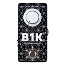 Darkglass Electronics Microtubes B1K “Hamppu” Japan Limited Edition【特徴】日本伝統の文様である“麻の葉”を映した Microtubes B1K “Hamppu” Japan Limited Edition が完全限定生産にてリリースされました。Microtubes B1K は、Darkglass の最もトラディショナルなディストーション回路のうちの 1 つをポータブルで機能的、直感的で信頼性の高いフォームファクターに収めたペダルです。小型でありながら、直感的で簡単にアクセスできるコントロールと、重厚なトーンキャラクターを兼ね備えています。本体トップ面の 2 連ノブで LEVEL と DRIVE をコントロール、裏面にはトリムポットで調整できる TONE とBLEND、DIP スイッチで設定可能な GRUNT と MBOOST を備えています。【詳細情報】サイズ : 50mm(W) x 100mm(H) x 45mm(D) 205g9V DC( センターマイナス )/30mAJANコード：6430054580953