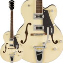 Gretsch Electromatic Collection セミアコギター【特徴】洗練されたアーチ構造と、フィードバックを抑制するトレッスルブロックブレーシングを備えた、ヴィンテージギターにインスパイアされた外観のラミネートメイプルボディを採用しています。ボディトップとバックの剛性と接触効率を改善するトレッスルブロックデザインにより、サウンドの明瞭度、歯切れの良さ、そしてサスティンが増強さえれており、より速いアタックが得られます。またFT-5E Filter'Tronピックアップが、フルボディサウンドのパンチ感、クラシックな煌びやかさ、存在感、明瞭度、音の輪郭をさらに際立たせます。12インチラジアスのローレル指板を採用した新設計の"C"シェイプメイプルネックは、快適な弾き心地で演奏性とパフォーマンスを向上させます。コントロール部には、トレブルブリード回路付きマスターボリューム、マスタートーン、各ピックアップのボリュームコントロール、3ポジションピックアップトグルスイッチなど、多彩なアップグレードをフィーチャーしています。【詳細情報】ボディ：Laminated Mapleボディフィニッシュ：Glossボディトップ：Arched Laminated Mapleボディバインディング：White with B/W/B Purflingボディシェイプ：Electromatic Hollow Bodyボディバック：Arched Laminated Mapleコントロールノブ：G-Arrowフィンガーボード：Laurelハードウェアフィニッシュ：Nickelピックガード：London Grey with White Gretsch & Electromatic Logoポジションインレイ：Pearloid Neo-Classic Thumbnailネックフィニッシュ：Glossネック：Set-Neckネックピックアップ：FT-5E Filter’Tronウェイスト：9.625" (244.48 mm)ブリッジカバー/テイルピース：Bigsby B60ブレイシング：Trestle Blockアッパーバウト：11.625" (295 mm)ローワーバウト：16" (406 mm)ナット：Graph Tech NuBoneブリッジピックアップ：FT-5E Filter’Tronコントロール：Volume 1. (Neck Pickup), Volume 2. (Bridge Pickup), Master Volume with Treble Bleed, Master Toneピックアップスイッチ：3-Position Toggle: Position 1. Bridge Pickup, Position 2. Bridge And Neck Pickups, Position 3. Neck Pickupブリッジ：Adjusto-Matic with Secured Laurel Baseチューニングマシーン：Vintage-Style Open-Backストリング：Nickel Plated Steel (.011-.049 Gauges)JANコード：0717669887018【23Gre_sscan】