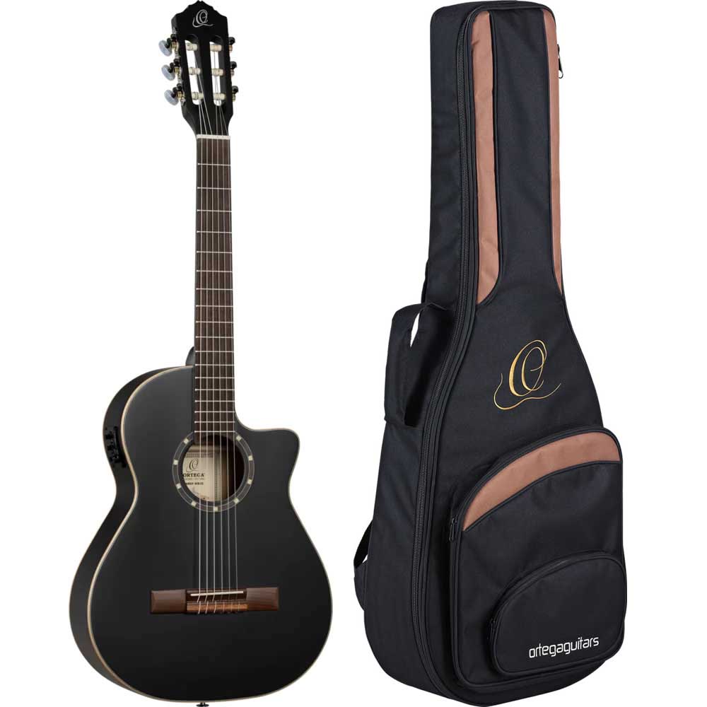 FAMILY SERIES Nylon String Guitar - 3/4 size【特徴】3/4 サイズのナイロン弦ギター。クラシックギターの材として古くから徴用される、スプルースをトップ板に採用し、レスポンスの良いサウンドが特徴です。プリアンプは Ortega オリジナルの USB-C リチャージブルMugus X を搭載(約5分間の充電で約10時間駆動/充電回数約1万回)。コントロールは、ボリューム、ベース、ミドル、トレブルの4種で、チューナーが内蔵されています。【詳細情報】・ Thinline body・ Spruce top, satin natural or black finish・ Mahogany back & sides, satin natural or black finish・ Cutaway・ ABS binding・ 12hole bridge・ 2way truss rod・ Magus X/G rechargeable・ Nut Width: 45mm・ Scale: 590mm / Frets: 19・ Strings: ORTEGA NYP34NJANコード：0842960186239