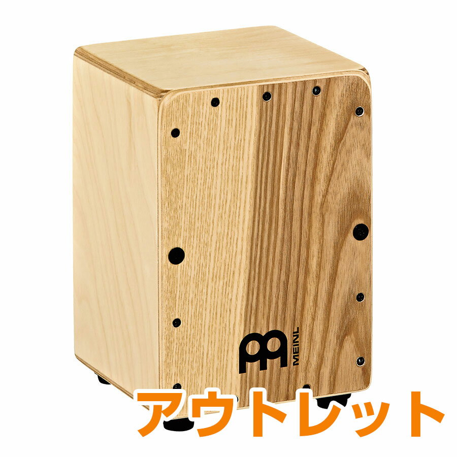 実寸カホンの仕様を採用したミニサイズのMEINLカホン！ギフトとしても最適♪【特徴】ノーマルカホンの約1/6というミニサイズながら、内蔵スネアワイヤーやバルティックバーチを使用したボディーなど、実寸カホンの仕様を採用しています。極薄のフロント板は非常に軽いフィンガーロールにも反応し、自宅や職場のデスク、カフェテーブルになどに置いて、自然発生的ジャムセッションをお楽しみ下さい。ギフトとしても最適です。BODY ： Baltic Birch 5-ply (6mm)フロントプレート：Heart AshFEATURES : ミニチュアサイズ ／ スネアワイヤー内蔵 ／ ギフトにも最適SIZE ：幅 : 約 14.6 cm高 : 約 22 cm奥 : 約 14.6 cmJANコード：0840553088540