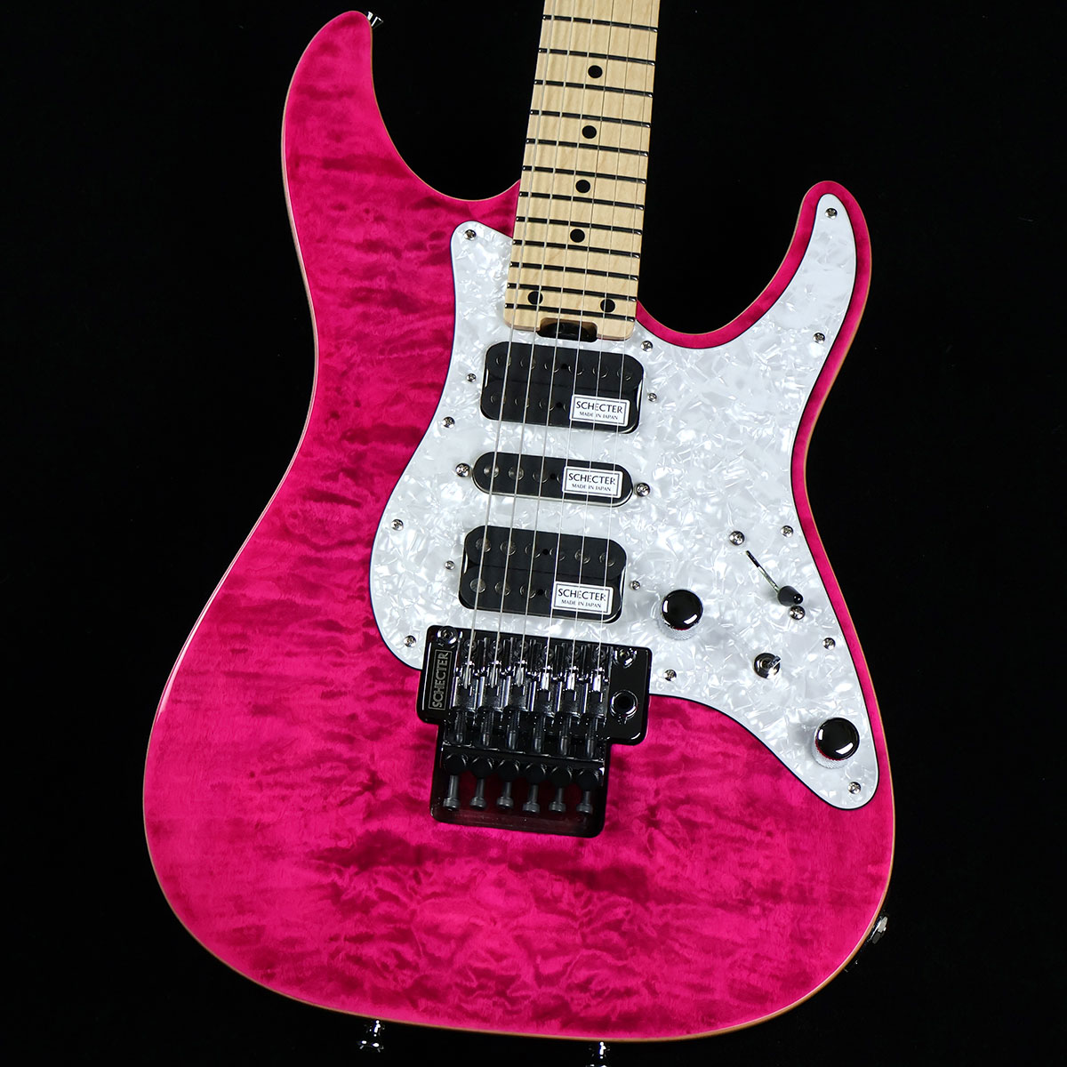 SD-2-24-AL Maple See-thru-Pink S/N:S2211174【特徴】シェクターの中でも安定した人気を誇るSD-2のシースルーピンク、メイプル指板です。スプリットトーンコントロールやコイルタップのシェクター定番スペックを装備してテクニカル系ギタリストを中心に支持を得ているモデルです。カラーバリエーションは8色ありますが店頭では見かけることの少ないピンクのメイプル指板を未展示品でご用意しました。鮮やかなピンクにキルトメイプルが映えるモデルです。【商品のコンディション】新品・未展示品・メーカー保証付属・現品画像掲載【詳細情報】BODY Laminated Quilted Maple Top , Maple Top & Alder Back(Three-layer structure)NECK MapleFINGER BOARD MapleFRETS 24 FretsSCALE 25 1/2"JOINT Ultra Access 4-BoltPICKUPS SCHECTER SUPER ROCK JSCHECTER MONSTER TONE JSCHECTER SUPER ROCK JBRIDGE SGR Locking TremoloCONTROL Volume / Tone (Split Tone Control) / CRL 5Way / Mini Switch(Coil Split Switch)重量：3.99kg付属品：ギグケース、トレモロアーム、レンチ、保証書、取扱説明書【ご注意】●メーカー保証付き。メーカー保証期間終了後も島村楽器全店で通常よりもお安く修理、調整いたします。●この商品についての詳しいお問い合わせは TEL：0570-020-025 または「お問い合わせフォーム」よりお願いします。●こちらの商品はミ・ナーラ奈良店でのみ現物をご確認いただけます。未展示品のためご希望の方はミ・ナーラ奈良店スタッフまでお申し付けください。●売却時の商品情報の削除は迅速を心掛けておりますが、万一ご注文後に売り切れとなっておりました場合は誠に申し訳ございませんがご容赦ください。●商品によって、調整等でお届けにお時間をいただく場合がございます。予めご了承ください。■管理コード:0138000593083