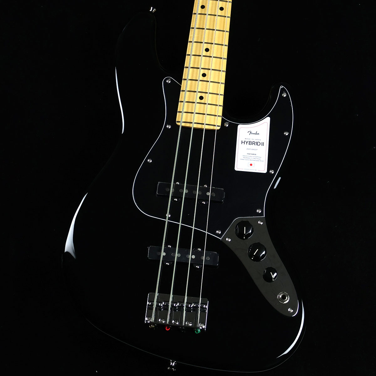 Made in Japan Hybrid II Jazz Bass Maple Fingerboard Black S/N:JD23013745【特徴】Hybrid II Jazz Bass は、定評あるアルダーボディに新設計のHybrid II Custom Voiced Single Coilピックアップを装備し、ヴィンテージスタイルのブリッジの下にはサスティンブロックを搭載。ヴィンテージスタイルチューナー、サテンフィニッシュのネック、Modern "C"シェイプに9.5インチラジアスの指板とナロートールフレットがスムーズなプレイヤビリティを提供します。より現代的な演奏スタイルに対応したハイブリッドシリーズがさらに進化しました。プレイヤーを選ばない握り込みを実現したモダンCシェイプネック、22フレット使用の採用に加え、抜けにくい構造のPure Tone Jack，キャパシターにはオレンジドロップを使用しています。ナット幅もわずかに狭くなっています。【商品のコンディション】新品・未展示品・メーカー保証付属・現品画像掲載こちらの個体は検品・調整後、専用倉庫にて保管しFender純正箱でお届けする安心の画像現物個体販売品です。【担当者コメント】2021年3月にリニューアルしたハイブリッドシリーズ。ブラックボディにブラックピックガードでメイプル指板とのコントラストが美しいモデルです。この商品についての詳しいお問い合わせは TEL：0570-020-025 または「お問い合わせフォーム」よりお願いします。【詳細情報】ボディAlderボディフィニッシュGloss PolyurethaneボディシェイプJazz Bass ブリッジ4-Saddle Vintage-StyleブリッジピックアップHybrid II Custom Voiced Single Coil Jazz Bass カラーBlackコンフィギュレーションSSコントロールノブBlack PlasticコントロールVolume 1. (Middle Pickup), Volume 2. (Bridge Pickup), Master ToneフィンガーボードMapleフィンガーボードラジアス9.5" (241 mm)フレットサイズNarrow TallハードウェアフィニッシュNickel/ChromeミドルピックアップHybrid II Custom Voiced Single Coil Jazz Bass ネックフィニッシュSatin Urethane Finish on Back, Gloss Urethane Finish on FrontネックMapleネックシェイプModern "C"フレット数21ナットの素材Boneナット幅1.5" (38.1 mm)ピックガード3-Ply BlackピックアップコンフィギュレーションSSピックアップスイッチNoneポジションインレイBlack Dotスケール34" (86.36 cm)ナットBoneチューニングマシーンVintage-Style重量：4.06kg付属品：ソフトケース、保証書、レンチ【ご注意】●メーカー保証付き。メーカー保証期間終了後も島村楽器全店で通常よりもお安く修理、調整いたします。●この商品についての詳しいお問い合わせは TEL：0570-020-025 または「お問い合わせフォーム」よりお願いします。●こちらの商品はミ・ナーラ奈良店でのみ現物をご確認いただけます。未展示品のためご希望の方はミ・ナーラ奈良店スタッフまでお申し付けください。●売却時の商品情報の削除は迅速を心掛けておりますが、万一ご注文後に売り切れとなっておりました場合は誠に申し訳ございませんがご容赦ください。●商品によって、調整等でお届けにお時間をいただく場合がございます。予めご了承ください。■管理コード:0138000596374【24Fen_sscan】