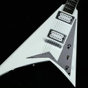 MJ Series Rhoads RRT Ebony Fingerboard Snow White　S/NJF2200561【特徴】MJ Series Rhoads RRTは、ギターレジェンドとして不朽の地位を確立しているランディ・ローズが切り開いたメタルレガシーを継承したモデルです。豊かなレゾナンスが特徴のバスウッドボディに、グラファイト補強ロッドを内蔵し、究極の安定性を実現した3ピースメイプルスルーネックを装備。エボニー指板には22本のジャンボフレットとパーロイドシャークフィンインレイを採用しています。指板は12〜16インチコンパウンドラジアス仕様で、ローポジションでのコード弾きからハイポジションでのソロプレイまで、ネック全長にわたり快適な演奏性を確保しています。【商品のコンディション】新品・未展示品・メーカー保証付属・現品画像掲載こちらの個体は検品・調整後、専用倉庫にて保管しJackson純正箱でお届けする安心の画像現物個体販売品です。【担当者コメント】日本製のランディVです。PUはダンカンJBとJazzの組み合わせ。ペグもゴトーのロックタイプを採用し楽器としての機能性も高いモデルに仕上がりました！この商品についての詳しいお問い合わせは TEL：0570-020-025 または「お問い合わせフォーム」よりお願いします。【詳細情報】ボディBasswoodボディフィニッシュGlossボディシェイプRhoadsボディ素材BasswoodヘッドストックJackson Pointed 6-In-Lineヘッドストックバインディングネック3-Piece MapleネックフィニッシュGloss Color MatchedネックNeck-Through Body with Graphite Reinforcementフィンガーボードラジアス12"-16" Compound Radius (304.8 mm to 406.4 mm)フィンガーボードの素材EbonyポジションインレイPearloid Sharkfinサイドドットフレット数22トラスロッドナットTruss Rod Adjustment at NutナットGraph Tech TUSQ XLナット幅1.6875" (42.86 mm)ナットの素材Graph Tech TUSQ XLブリッジピックアップSeymour Duncan JB SH-4ネックピックアップSeymour Duncan Jazz SH-2NピックアップコンフィギュレーションHHコントロールVolume, Toneスウィッチ3-Position Toggle: Position 1. Bridge Pickup, Position 2. Bridge and Neck Pickups, Position 3. Neck PickupブリッジJackson TOM-Style Adjustable String-Through-Bodyブリッジカバー/テイルピースV-StoptailピックガードChromeピックアップカバーWhiteコントロールノブDome-StyleSWITCH TIPBlackハードウェアフィニッシュChromeチューニングマシーンJackson Sealed Die-Cast LockingネックプレートNoneストラップボタンDunlop Dual-Locking重量：3.29kg付属品：セミハードケース、保証書、レンチ、ロックピン【ご注意】●メーカー保証付き。メーカー保証期間終了後も島村楽器全店で通常よりもお安く修理、調整いたします。●この商品についての詳しいお問い合わせは TEL：0570-020-025 または「お問い合わせフォーム」よりお願いします。●こちらの商品はミ・ナーラ奈良店でのみ現物をご確認いただけます。未展示品のためご希望の方はミ・ナーラ奈良店スタッフまでお申し付けください。●売却時の商品情報の削除は迅速を心掛けておりますが、万一ご注文後に売り切れとなっておりました場合は誠に申し訳ございませんがご容赦ください。●商品によって、調整等でお届けにお時間をいただく場合がございます。予めご了承ください。■管理コード:0138000624817【【kw_HRHM_EG】】