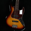 Made in Japan Heritage 60s Jazz Bass Rosewood Fingerboard 3-Color Sunburst S/N:JD23028110【特徴】Made in Japan Heritage 60s Jazz Bass はアルダーボディにラッカーフィニッシュを施し、使用年月と共に色合いに深みが増します。20本のヴィンテージスタイルフレットを装備した7.25インチラジアスの 60s “C”シェイプメイプルネック、4つのスレデッドスチールサドル付きヴィンテージスタイルブリッジ、そしてHeritageシリーズのために特別に選定されたピックアップなど、本製品を構成するすべての仕様はクラシックなプレイアビリティと甘いヴィンテージトーンを実現するためにこだわり抜かれています。FenderのHetitageシリーズ、サウンドはもちろん細部にわたり可能な限りVintageに寄せてきた日本製モデルです。ペグには逆巻きのペグを採用しています。【商品のコンディション】新品・未展示品・メーカー保証付属・現品画像掲載【担当者コメント】こちらの個体は専用倉庫にて保管しFender純正箱でお届けする安心の画像現物個体販売品です。この商品についての詳しいお問い合わせは TEL：0570-020-025 または「お問い合わせフォーム」よりお願いします。【詳細情報】ボディAlderボディフィニッシュNitrocellulose Lacquer Over Urethane FinishボディシェイプJazz Bass ネックMapleネックフィニッシュNitrocellulose Lacquer Over Urethane Finishネックシェイプ'60s "C"スケール34" (86.36 cm)フィンガーボードRosewoodフィンガーボードラジアス7.25" (184.1 mm)フレット数20Frets SizeVintageナットBoneナット幅1.5" (38.1 mm)ポジションインレイClay DotブリッジピックアップPremium Vintage-Style 60s Single-Coil Jazz Bass ミドルピックアップPremium Vintage-Style 60s Single-Coil Jazz Bass コントロールVolume 1. (Middle Pickup), Volume 2. (Bridge Pickup), Master ToneピックアップスイッチNoneピックアップコンフィギュレーションSSブリッジ4-Saddle Vintage Style with Threaded Steel SaddlesハードウェアフィニッシュNickel/ChromeチューニングマシーンPure Vintage Reverse Open-gearピックガード4-Ply TortoiseshellコントロールノブBlack Plastic重量：4.37kg付属品：ギグケース、保証書【ご注意】●メーカー保証付き。メーカー保証期間終了後も島村楽器全店で通常よりもお安く修理、調整いたします。●この商品についての詳しいお問い合わせは TEL：0570-020-025 または「お問い合わせフォーム」よりお願いします。●こちらの商品はミ・ナーラ奈良店でのみ現物をご確認いただけます。未展示品のためご希望の方はミ・ナーラ奈良店スタッフまでお申し付けください。●売却時の商品情報の削除は迅速を心掛けておりますが、万一ご注文後に売り切れとなっておりました場合は誠に申し訳ございませんがご容赦ください。●商品によって、調整等でお届けにお時間をいただく場合がございます。予めご了承ください。■管理コード:0138000632508