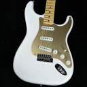 Made in Japan Heritage 50s Stratocaster Maple Fingerboard White Blonde S/N:JD23028759【特徴】Made in Japan Heritage 50s Stratocaster はアッシュボディにラッカーフィニッシュを施し、使用年月と共に色合いに深みが増します。21本のヴィンテージスタイルフレットを装備した7.25インチラジアスのSoft “V”シェイプメイプルネック、6サドルヴィンテージスタイルSynchronized Tremoloブリッジ、そしてHeritageシリーズのために特別に選定されたピックアップなど、本製品を構成するすべての仕様はクラシックなプレイアビリティと甘いヴィンテージトーンを実現するためにこだわり抜かれています。現行の日本製モデルで最もヴィンテージに寄せたシリーズです。50sの本来のスペックのアッシュボディにVシェイプネック、7.25の指板、トップラッカーコート、手に取って構えた瞬間ただならぬ雰囲気があります。【商品のコンディション】新品・未展示品・メーカー保証付属・現品画像掲載【担当者コメント】こちらの個体は専用倉庫にて保管しFender純正箱でお届けする安心の画像現物個体販売品です。この商品についての詳しいお問い合わせは TEL：0570-020-025 または「お問い合わせフォーム」よりお願いします。【詳細情報】ボディAshボディフィニッシュNitrocellulose Lacquer Over Urethane FinishボディシェイプStratocaster ネックMapleネックフィニッシュNitrocellulose Lacquer Over Urethane FinishネックシェイプSoft "V"スケール25.5" (648 mm)フィンガーボードMapleフィンガーボードラジアス7.25" (184.1 mm)フレット数21Frets SizeVintageナットBoneナット幅1.615" (41.02 mm)ポジションインレイBlack DotブリッジピックアップPremium Vintage-Style 50s Single-Coil Strat ミドルピックアップPremium Vintage-Style 50s Single-Coil Strat ネックピックアップPremium Vintage-Style 50s Single-Coil Strat コントロールMaster Volume, Tone 1. (Neck Pickup), Tone 2. (Middle Pickup)ピックアップスイッチ5-Position Blade: Position 1. Bridge Pickup, Position 2. Bridge and Middle Pickup, Position 3. Middle Pickup, Position 4. Middle and Neck Pickup, Position 5. Neck PickupピックアップコンフィギュレーションSSSブリッジ6-Saddle Vintage-Style Synchronized TremoloハードウェアフィニッシュNickel/ChromeチューニングマシーンChrome Die-Castピックガード1-Ply Gold Anodized AluminumコントロールノブEggshell重量：3.61kg付属品：ギグケース、保証書、トレモロアーム、レンチ【ご注意】●メーカー保証付き。メーカー保証期間終了後も島村楽器全店で通常よりもお安く修理、調整いたします。●この商品についての詳しいお問い合わせは TEL：0570-020-025 または「お問い合わせフォーム」よりお願いします。●こちらの商品はミ・ナーラ奈良店でのみ現物をご確認いただけます。未展示品のためご希望の方はミ・ナーラ奈良店スタッフまでお申し付けください。●売却時の商品情報の削除は迅速を心掛けておりますが、万一ご注文後に売り切れとなっておりました場合は誠に申し訳ございませんがご容赦ください。●商品によって、調整等でお届けにお時間をいただく場合がございます。予めご了承ください。■管理コード:0138000634762