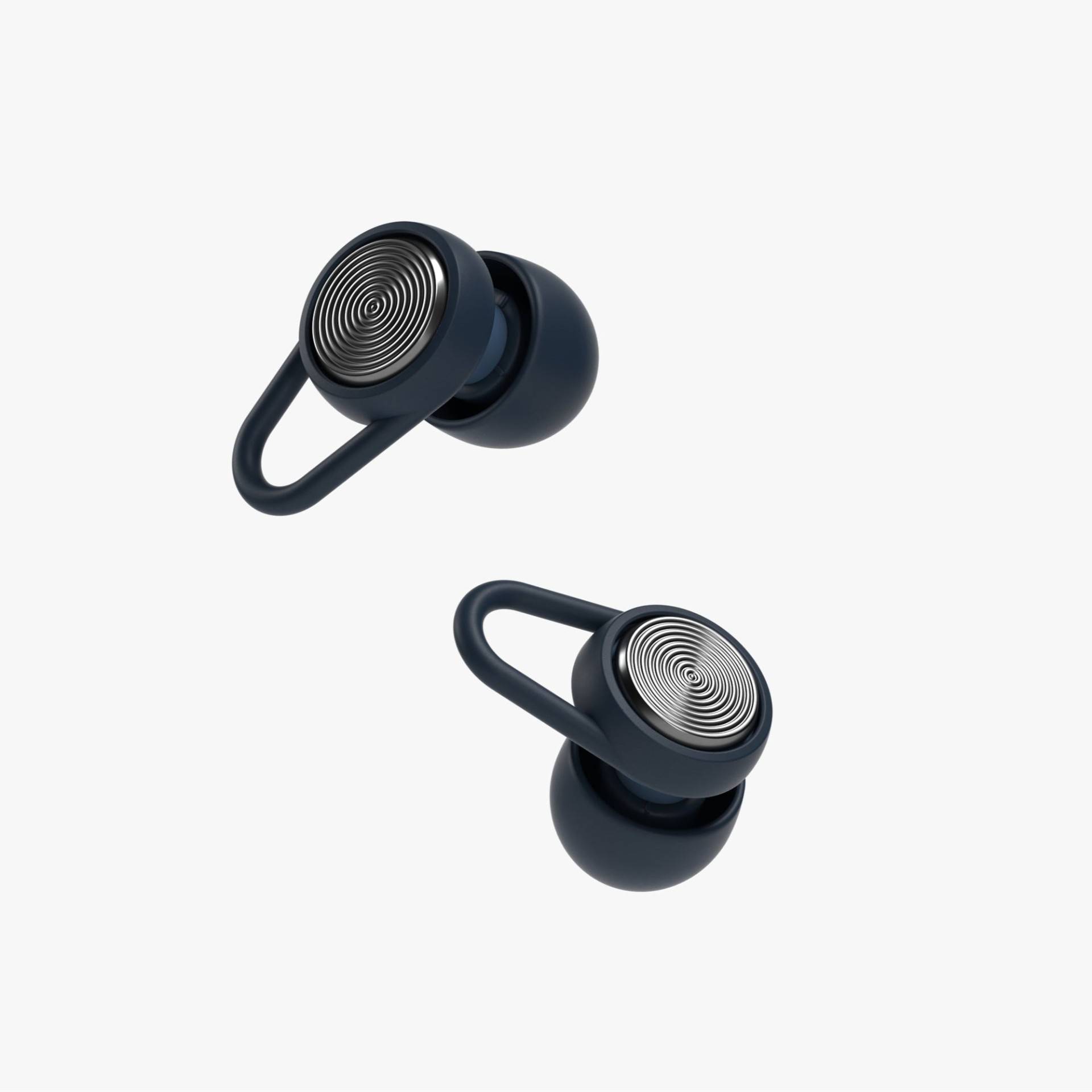 オランダ・アムステルダム発のイヤープラグブランド「Hears（ヒアーズ）」 25dB（SNR）減衰の「Hears Plus」【特徴】特許取得のアコースティックフィルターを搭載し、音のバランスや臨場感に配慮しながら、耳に届く音を減衰させるイヤープロテクターです。ライブ、フェス、クラブなどの音楽イベントをはじめ、集中したい作業やモータースポーツなど、周囲の音量に応じた使用を想定しています。Hears Plusはクラブやモータースポーツ、作業時、旅行時など、より大きな音量への対策が必要な環境に対応します。【担当者コメント】カラーバリエーションが豊富な耳栓。こちらのモデルは25dB減衰仕様になっており、音質はそのままにしっかりと遮音する事が出来ます。この商品についての詳しいお問い合わせは TEL：0570-020-025 または「お問い合わせフォーム」よりお願いします。【音響バランスと臨場感に配慮した特許取得アコースティックフィルター】Hears One / Hears Plusは、特許取得のアコースティックフィルターを搭載したイヤープラグです。音楽イベントなどの大音量環境において、音のバランスや臨場感に配慮しつつ、耳に入る音を減衰させる設計を採用しています。【交換式イヤーピースとカラーバリエーション】スタイリッシュなデザインに加え、複数サイズのイヤーピースを同梱。耳の形に合わせて付け替えられます。専用ケースも付属し、持ち運び時の収納に対応します。複数のカラーバリエーションを用意しており、好みのスタイルに合わせて選択できます。 【ご注意】 ●メーカー保証付き。メーカー保証期間終了後も島村楽器全店で通常よりもお安く修理、調整いたします。●商品の詳細、状態などはオンラインストア 0570-020-025 または商品画像下の「お問い合わせ」ボタンよりお問い合せください。●商品は専任スタッフ及び専属リペアマンの調整・弦交換含めたクリーニング・最終チェックをした上で出荷させていただきます。●こちらの商品はイオンモール幕張新都心店店頭でも同時に販売しております。　●店頭売却時の商品情報の削除は迅速を心掛けておりますが、万一ご注文後に売り切れとなっておりました場合は誠に申し訳ございませんがご容赦ください。●商品によって、調整等でお届けにお時間をいただく場合がございます。予めご了承ください。 ■管理コード:0209000893425