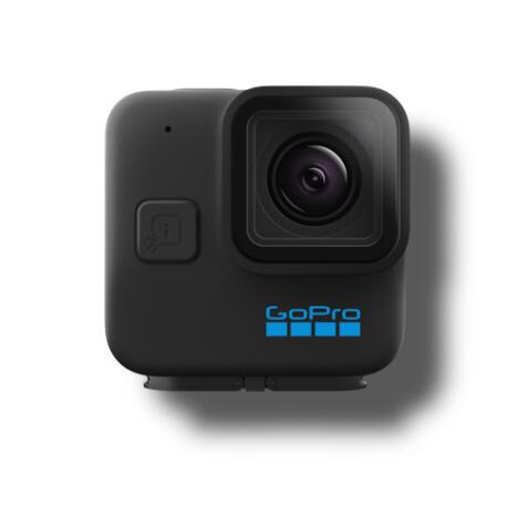 商品情報特長HERO11 Blackのパフォーマンスを、よりコンパクトで軽量なデザインに凝縮しています。カメラを体にマウントして撮影するPOVコンテンツの撮影に最適です。商品スペック仕様・規格 幅(mm)：52.4奥行(mm)：38高さ(mm)：51.2動画最高画質：5.3K60バッテリー：内蔵(交換不可)液晶ディスプレイ：なし色：ブラック材質 -質量・質量単位 133g使用条件 10m防水前面・背面に液晶画面非搭載注意事項 -セット内容・付属品 本体携帯用ケース粘着性ベースマウント(曲面)クイックリリースバックル・サムスクリューUSB-Cケーブル