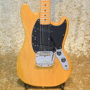 2002~2004年製 Fender JapanMG77(改) VNTの中古品が入荷いたしました。演奏性の良いショートスケール、取り回しの良いコンパクトなボディを採用し、国内での人気が非常に高い77バージョンムスタング。※リアピックアップが交換(詳細不明)されております【スペック】・ボディ:アッシュ・ネック:メイプル(ボルトオン)・フィンガーボード:ローズウッド 22F・ピックアップ:オリジナルシングルコイル・ムスタング(フロント)シングルコイル(リア)・コントロール:1 ボリューム 1 トーン 2 P.U ON/OFFスイッチ【状態】・擦り傷(ピックガードに有)や細かな打跡(ボディトップ、バックに有)等の使用感は見受けられますが、比較的綺麗な状態です・ネック:演奏に問題なし・ロッド:余裕あり・フレット:残り7~8割・重量:3,45kg※当店の商品は専門スタッフによって調整済みです。 ※商品の詳細は電話、メールにてお気軽にお問い合わせください。※買取・下取りにも力を入れておりますので是非ご相談ください!TEL:03-3293-7706Mail:shimokura@shimokura-gakki.com