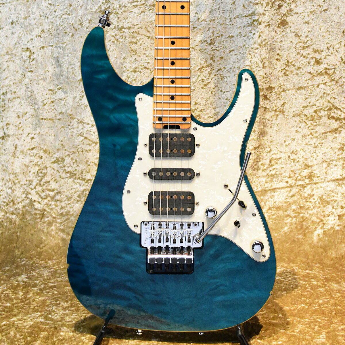 SCHECTEREX-24-CTM-FRT BKTQの中古品が入荷いたしました。SCHECTERギターの最高峰モデル!!【 状態 】・ボディエンドに大きな塗装カケ(トップに小さな塗装カケ有)が見受けられ、その他は、擦り傷や細かな打跡等の使用感とございますが、比較的綺麗な状態です・ネック:演奏に問題なし(若干のハイオキが見受けられます)・ロッド:余裕あり・フレット:残り7割・重量:3,66kg【 スペック 】ボディ:プレミアムキルテッドメイプルトップ/スワンプアッシュバックネック:メイプル(ボルトオン)フィンガーボード:ローズウッド 24Fピックアップ:オリジナルハムバッカー(フロント&リア)オリジナルシングルコイル(センター)コントロール:1 ボリューム 1 トーン/プッシュ/プル SW 5 Wayスイッチ 1 ミニSW※当店の商品は専門スタッフによって調整済みです。※商品の詳細は電話、メールにてお気軽にお問い合わせください。※買取・下取りにも力を入れておりますので是非ご相談ください!TEL:03-3293-7706Mail:shimokura@shimokura-gakki.com