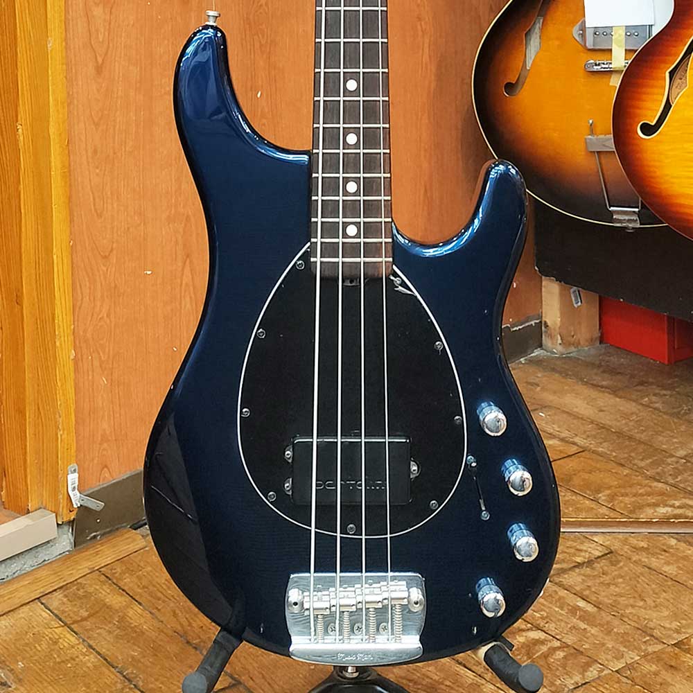 1996年製【状態】擦り傷や打痕等が多数あります。ネックに反りはなく、トラスロッドも余裕があります。フレットの残りは7割程度です。※ピックガード下弁当ザグリ、ピックガード・ピックアップ（baltolini)・プリアンプ（XTCT）交換ソフトケース付属当店の商品は専門スタッフによって調整済みです。買取、下取りにも力を入れておりますので是非ご相談ください!(TAX FREE. 免税販売を行っています。 TAX FREE 可提供免税 )TEL 03-3295-4611Mail secondhands@shimokura-gakki.com