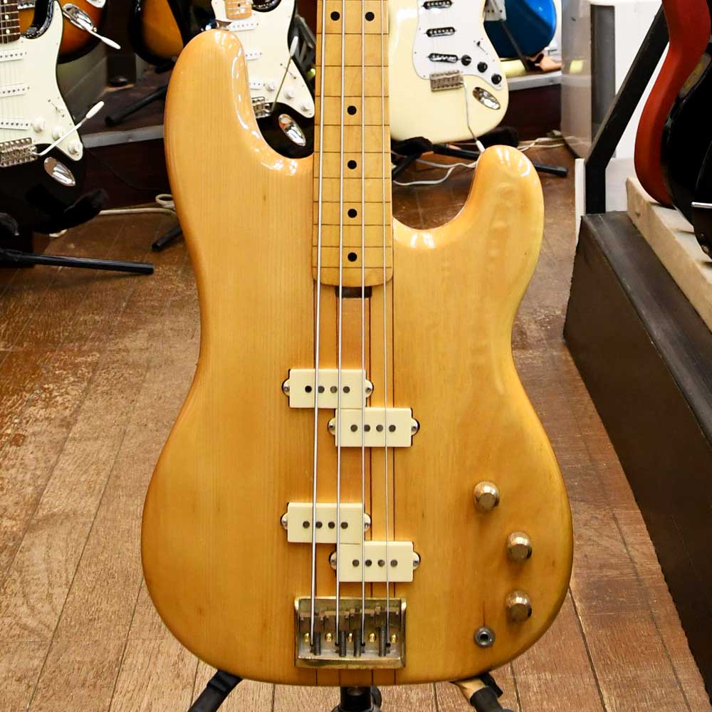 1979年製 フレットレスベース【状態】擦り傷や打痕等が多数あります。ネックに反りはなく、トラスロッドも余裕があります。※指板面すり合わせリフィニッシュソフトケース付属当店の商品は専門スタッフによって調整済みです。商品の詳細は電話、メールにてお気軽にお問い合わせください。買取、下取りにも力を入れておりますので是非ご相談ください!(TAX FREE. 免税販売を行っています。 TAX FREE 可提供免税 )TEL 03-3295-4611Mail secondhands@shimokura-gakki.com