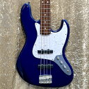 日本製の高いクオリティと優れたコストパフォーマンスが人気の Fender Japan のジャズベースです。 JB62 の基本スペックを基にボディ材にアッシュ、パールピックガードや マッチングヘッドを採用する等、特徴的な仕様を持った限定モデルです。 ピックアップが Bartolini 製の物に変更されています。 商品の状態につきましては随時更新しておりますが お急ぎの場合にはお問合せください。 当店の商品は専門スタッフによって調整済みです。 商品の詳細は電話、メールにてお気軽にお問い合わせください。 買取・下取りにも力を入れておりますので是非ご相談ください! TEL:048-643-6500mail:shimokura-omiya@mvb.biglobe.ne.jp