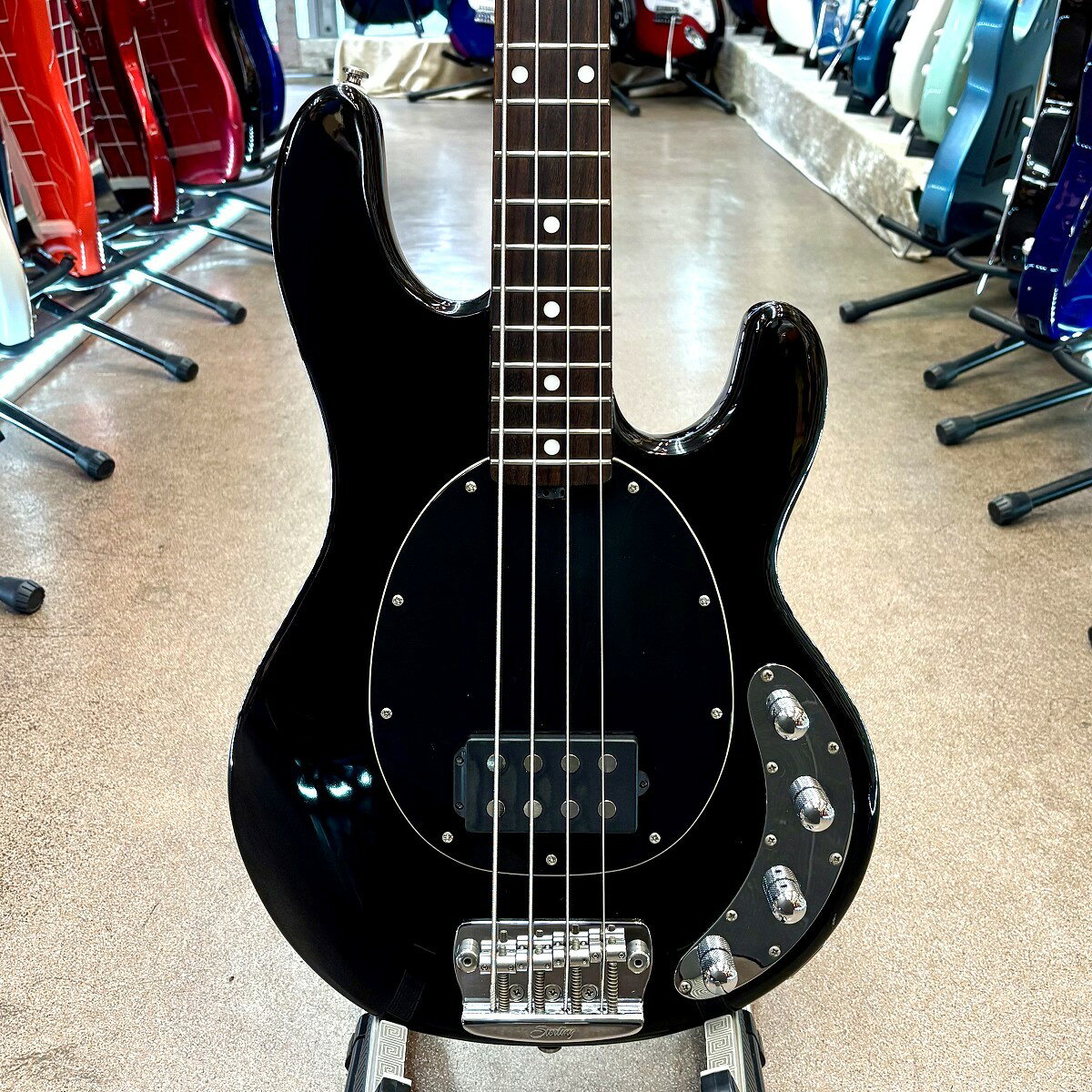 šSterling by Musicman RAY34 դ