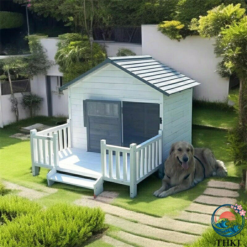 ポーチ付き屋外木製犬小屋 屋根 ドア シャッター窓付きキャビンスタイルの高床式犬...