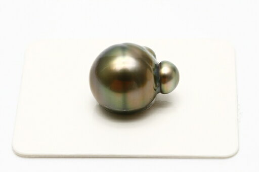 タヒチ黒蝶真珠パールルース 両穴 15×12mm ブラックグリーンカラー タヒチ黒蝶真珠パールルース 両穴 15×12mm ブラックグリーンカラー
