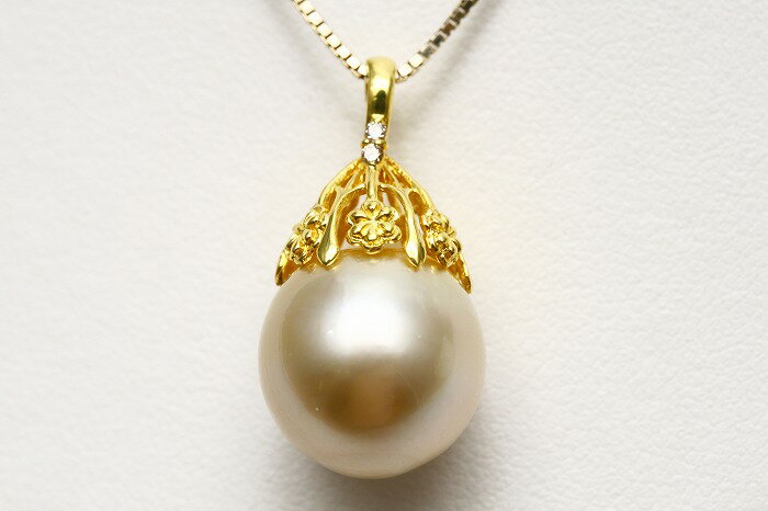 南洋白蝶真珠パールペンダントトップ　13mmUP　ナチュラルゴールドカラー　K18製/D0.02ct