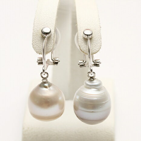 タヒチ黒蝶真珠パールイヤリング 11mm ホワイトグレーカラー