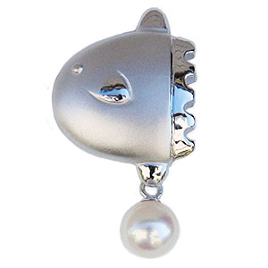 【ポイント10倍 12/1 9:59まで】パール ブローチ フォーマル 真珠ブローチ マンボウ まんぼう 翻車魚 ピンブローチ ピンズ ラペルピン ピンバッチ ...