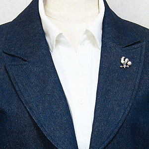 風見鶏 ブローチ メンズアクセサリー パールブローチ 鶏 ピンブローチ ピンズ 鳥 ラペルピン 真珠ブローチ バードブローチ 男性用 送料無料 入学祝い 就職祝い アクセサリー ジュエリー 人気 おすすめ カジュアル トレンド プレゼント ギフト 記念日 母の日 プレゼント