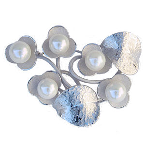 【ポイント10倍】【本真珠】あこやパール ブローチ フォーマル セレモニー 冠婚葬祭 パーティー シルバー製 国産 上品デザイン プレゼント ギフト ジュエリー 包装無料 送料無料 ブラックフライデー