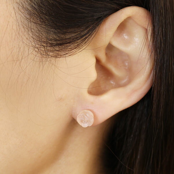 パールジュエリー専門店 真珠の杜のピアス ローズクォーツピアス 薔薇ピアス ローズ ばら バラ スタッド ローズクォーツ k18 18k 18金 イエローゴールド 紅水晶 カジュアル 普段使い ユニセックス 男女兼用 ジェンダーレス プレゼント ギフト ジュエリー ブラックフライデー｜アングル2