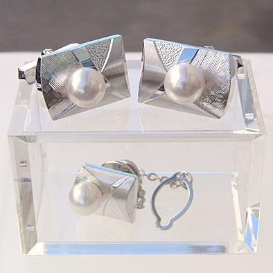 【10%OFF 12/3 20時より】メンズ 2点セット アコヤ本真珠 タイタック カフス パール ホワイトピンク系 7mmV シルバー 人気 おすすめ カジュ...