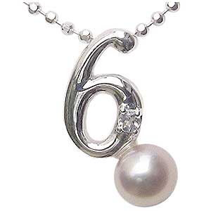 真珠 ラッキーナンバー【6】 ペンダントトップ k18 ベビーパール ムーンストーン 送料無料 人気 おすすめ カジュアル トレンド プレゼント ギフト ジュエ...