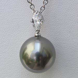 【10%OFF 12/3 20時より】タヒチ黒蝶真珠 ペンダントネックレス k18 ホワイトゴールド シルバーグレー系 ダイヤモンド マーキス 送料無料 人気 ...