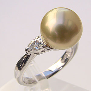 【ポイント10倍】パールリング 真珠リング 南洋白蝶真珠 リング ダイヤモンド パール 指輪 ライトイエロー系 11mm pt900 プラチナ パール 指輪 カ...