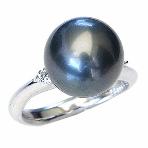 送料無料 ギフト対応 真珠パール リング 指輪 11mmのタヒチ黒蝶真珠を使ったホワイトゴールドリングです。ダイヤモンドが煌めく上品なデザイン。グリーン系ブラックパールのお色目が美しい指輪です。真珠は6月の誕生石です。 真珠明細 ■タヒチ黒蝶真珠　大きさ:11mm　形:セミラウンド　色:グリーン系 真珠のグレード ■照り:AAA　巻き:AAA　キズ:AA 脇石 ■ダイヤモンド　形:ラウンド　個数:6石　0.06ct 地金 ■K10wg ホワイトゴールド リングサイズ ■8号-15号　※その他のサイズについてはお問い合わせ下さい。 　 画像のサイズは12号です。 上から見たサイズ ■ダイヤモンドからダイヤモンドまで：約14.5mm ■ウデ幅約3mm ※自然光の下で撮影しております。 PC環境等で若干お色目が異なる場合がございます。 商品の発送まで約2〜3週間程です。（当店営業日） 繁忙期・その他の状況により、それ以上お時間がかかる場合がございます。 商品コード:m-r-kom-50096-t11-k10 パールは6月の誕生石 父の日のプレゼントに ＼パール ジュエリー 真珠の杜ではさまざまなアイテムをご用意しております／ ■シーン別 当店のジュエリーは ご自分へのご褒美やお誕生日プレゼント 結婚記念日の贈り物 ギフトとしてはもちろんクリスマス Xmas Christmas プレゼント ホワイトデーのお返し 結婚 誕生日 卒業式 入学式 新生活 母の日 敬老の日 出産祝い 結婚 入学 就職 卒業 婚約 成人のお祝い 記念品 真珠婚 彼女 恋人 妻 嫁さん 奥さん 女性 へのプロポーズにも喜ばれる レディース メンズ ジュエリー アクセサリーを取り揃えております ■向け 2020 5周年 10周年 20周年 30周年 普段使い 日常使い デイリー カジュアル 冠婚葬祭 フォーマル ラグジュアリー 10代 20代 30代 40代 50代 60代 大人 女性 男性 レディース メンズ カップル 自分へのご褒美 ハロウィン バレンタインデー ホワイトデー ボーナスセール 春 夏 秋 冬 ■商品詳細 宝石の取り扱いは、花珠真珠 真珠 本真珠 パール PEARL pearl アコヤ あこや 南洋真珠 南洋白蝶真珠 ゴールドパール ゴールデンパール 黒真珠 黒蝶真珠 タヒチ真珠 ブラックパール 淡水真珠 湖水真珠 ケシ真珠 芥子真珠 2mm 3mm 4mm 5mm 6mm 7mm 8mm 9mm 10mm 11mm 12mm 13mm 14mm 15mm を中心に ダイヤモンド 0.1ct 0.2ct 0.3ct 0.4ct 0.5ct 0.6ct 0.7ct 0.8ct 0.9ct 1ct 誕生石 カラーストーン ガーネット アメジスト アクアマリン エメラルド ムーンストーン ルビー ぺリドット サファイア サファイヤ ピンクトルマリン オパール シトリン ブルートパーズ ターコイズ トルコ石 タンザナイト ラピスラズリ 一粒 3石 3ストーン スリーストーン 7色 虹色 レインボー 10石 10粒 テンダイヤモンド リング 指輪 ペアリング 結婚指輪 婚約指輪 エンゲージリング マリッジリング フルエタニティリング ハーフエタニティリング ピンキーリング 鑑別書 品質保証書 ギフト対応 instagram インスタ インスタ映え # ハッシュタグ insta SNS twitter ■素材 地金の取り扱いは k18 18K 18金 K10 10K 10金 イエローゴールド ピンクゴールド ホワイトゴールド YG PG wg プラチナ プラチナ900 pt900 pt シルバー925 純プラチナ ■モチーフ ダイアモンド リボン ハート 馬蹄 ホースシュー イニシャル 鍵 雫 一粒ダイヤモンド 四葉 クローバー 猫 キャット 犬 ドッグ 星 スター 月 ムーン 十字架 クロス ベビーリング フラワー 花 ティアラ 王冠 スマイル 取り巻き アミュレット バタフライ 一粒ダイヤ diamond パヴェ 桜 プルメリア ミラーボール 聖母マリア メダイ ベビースプーン 蛇 スネーク フクロウ 梟 骸骨 スカル 馬 カエル 蛙 ■産地 三重県 伊勢 志摩 愛媛県 宇和島 長崎県 壱岐 対馬 オーストラリア インドネシア タヒチ、ニューカレドニア、クック諸島 ■サイズ 1号 2号 3号 4号 5号 6号 7号 8号 9号 10号 11号 12号 13号 14号 15号 16号 17号 18号 19号 20号 21号 22号 18cm 40cm 43cm 45cm 50cm 80cm 100cm 華奢 幅広 ■当店 通販は全国3,000円以上で 送料無料 ポイント消化 でお買い物 訳あり 新作 ランキング 低価格 安い 幸運 お守り アミュレット 縁起 厄除け 厄除 お守り マルチ かわいい おしゃれ お洒落 キラキラ 上品 高級 おすすめ　 タヒチ黒蝶真珠 ダイヤモンドデザインリング 真珠:パール:リング:タヒチ黒蝶真珠:指輪:グリーン系:11mm: ホワイトゴールド:K10WG:10金:ダイヤモンド:0.06ct 　 □　商品詳細　□　 真珠の明細 ■タヒチ黒蝶真珠　　大きさ:11mm　形:セミラウンド　色:グリーン系　 真珠のグレード ■照り:AAA　巻き:AAA　キズ:AA　 ※ 詳しくはこちら 脇石 ■ダイヤモンド　形:ラウンド　個数:6石　0.06ct 地金 ■K10WG ホワイトゴールド リングサイズ ■8号-15号　※その他のサイズについてはお問い合わせ下さい。 上から見たサイズ ■ダイヤモンドからダイヤモンドまで：約14.5mm ■ウデ幅約3mm ※画像のリングの指サイズは12号です。 こんなシチュエーションや使い方がおすすめです 　　 　　 〜お問い合わせ〜 商品・真珠に関するお問い合わせをお待ちしております。 メールでのお問い合わせのお返事は、24時間以内（定休日：土曜日・日曜日・祝日を除く） に返信させていただきます。 お買い物方法が分からない場合はフリーダイヤル：0120-839-777までご連絡ください。 &nbsp;