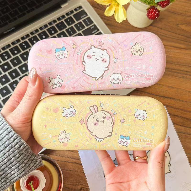 ちいかわ メガネケース ハードケース 眼鏡ケース うさぎ ハチワレ かわいい キャラクターグッズ メガネ収納 小物入れ レディース キッズ 軽量 持ち運び便利 ピンク イエロー 誕生日プレゼント ギフト