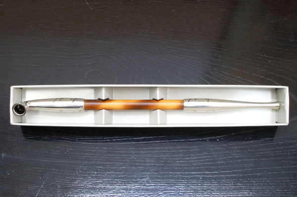 キセル-本格派 浅草煙管 勝ち虫銀色 今、話題の吸えるキセルです！（全長約21.0cm） [ 煙管 キセル 浅..